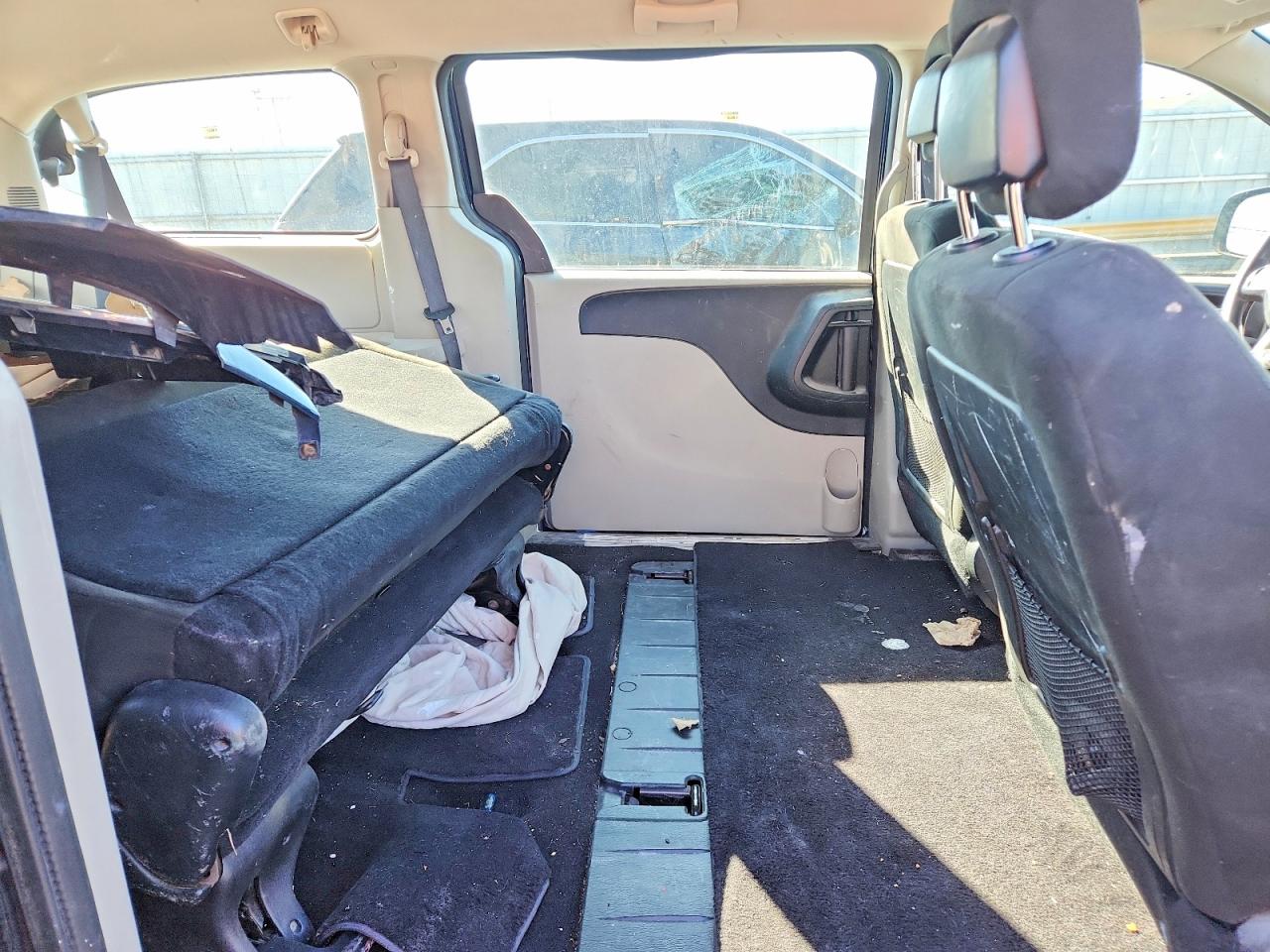 2015 DODGE GRAND CARAVAN SE photo 10