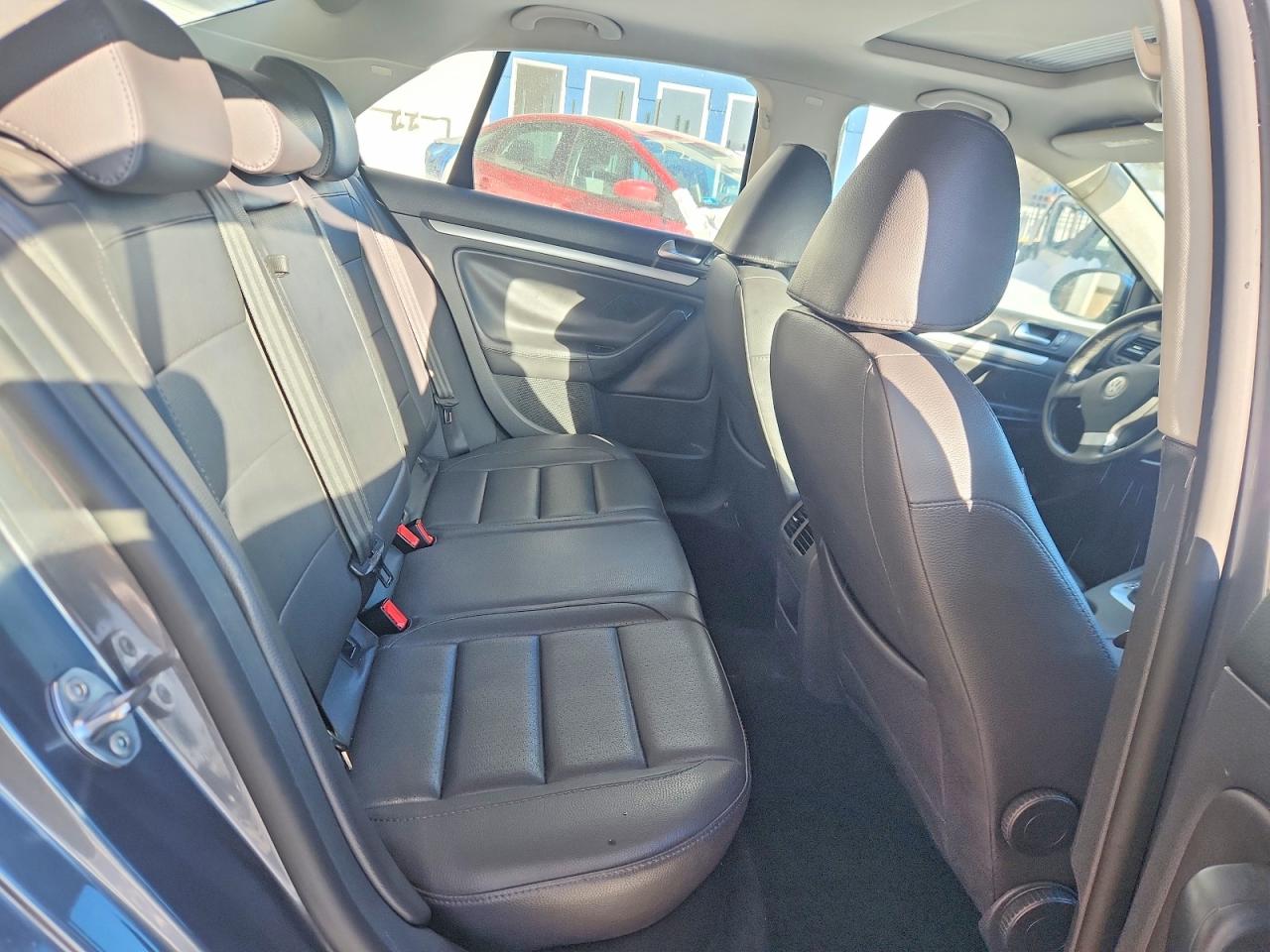 2009 VOLKSWAGEN JETTA photo 19