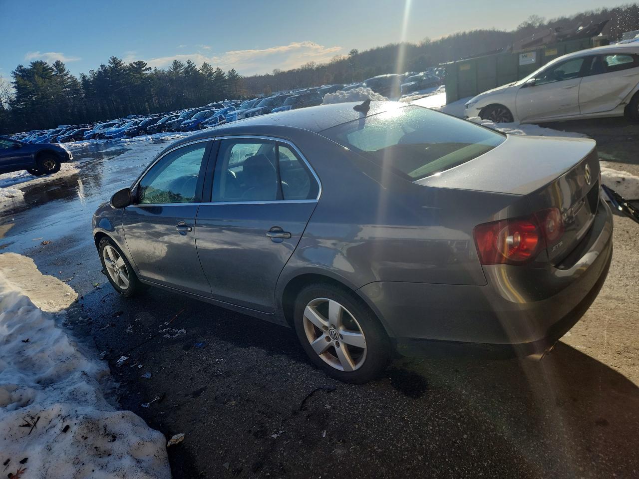 2009 VOLKSWAGEN JETTA photo 3
