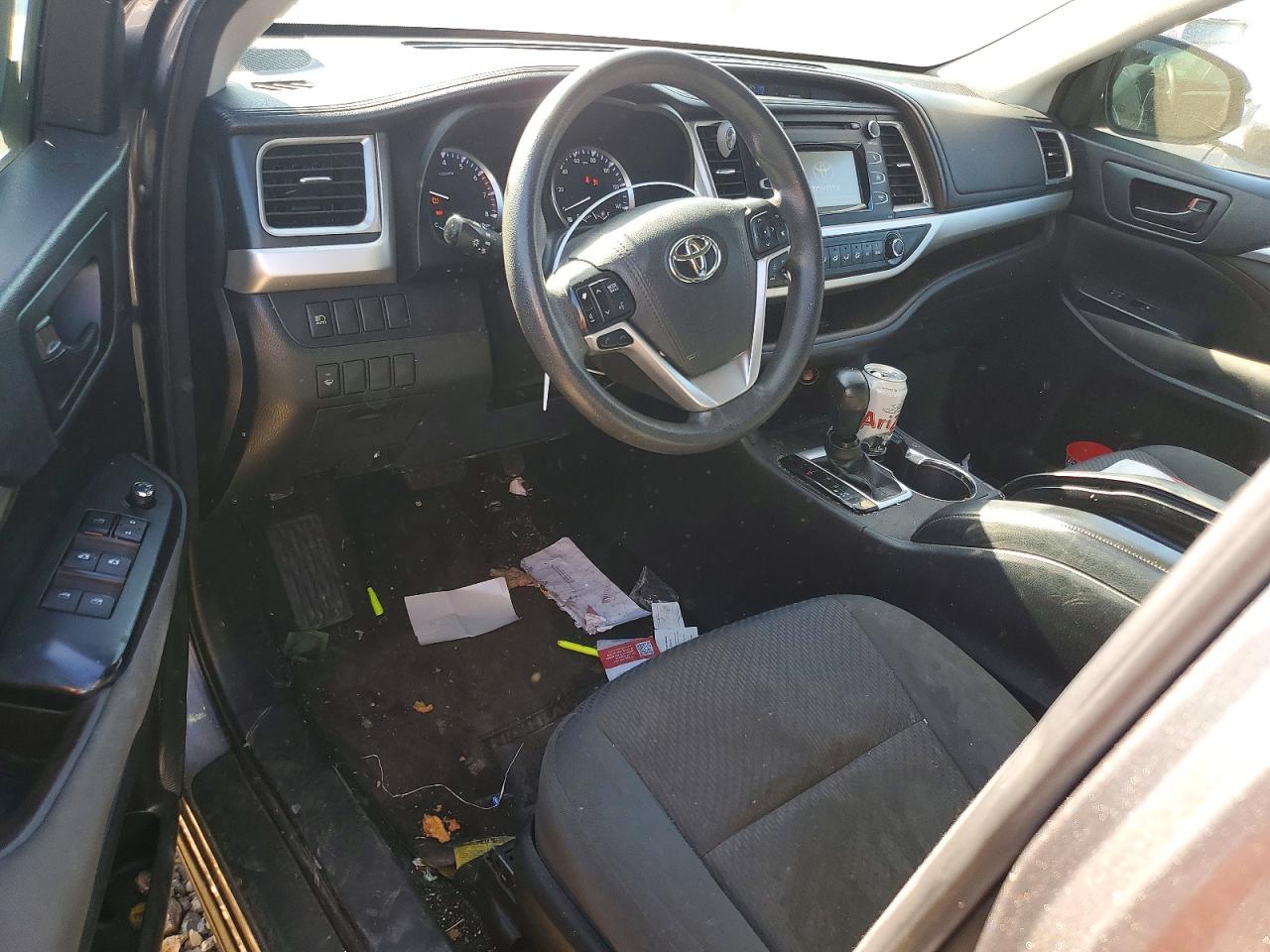 2018 TOYOTA HIGHLANDER LE photo 15