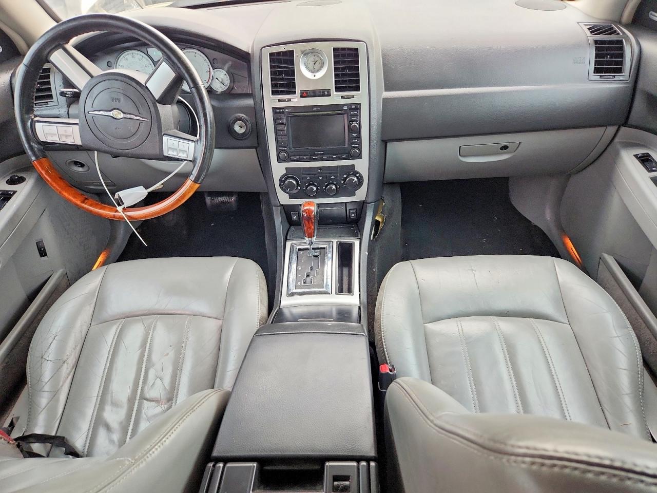 2006 CHRYSLER 300C photo 22