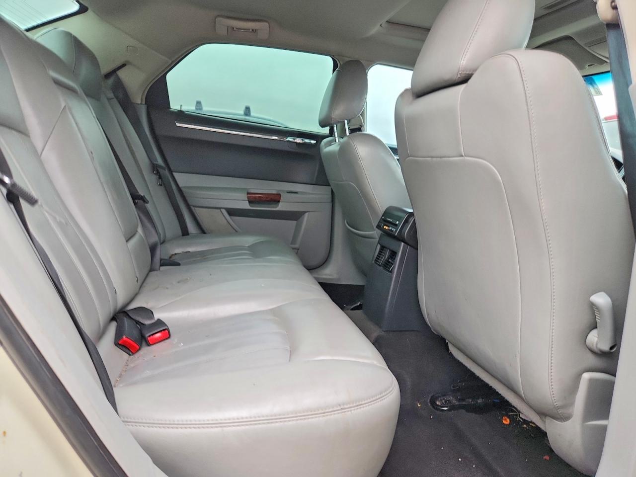 2006 CHRYSLER 300C photo 28