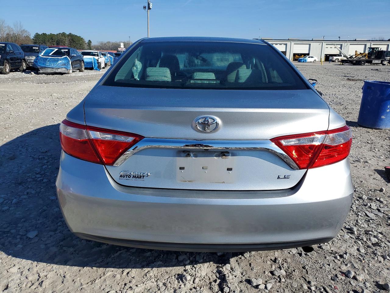 2017 TOYOTA CAMRY LE photo 11