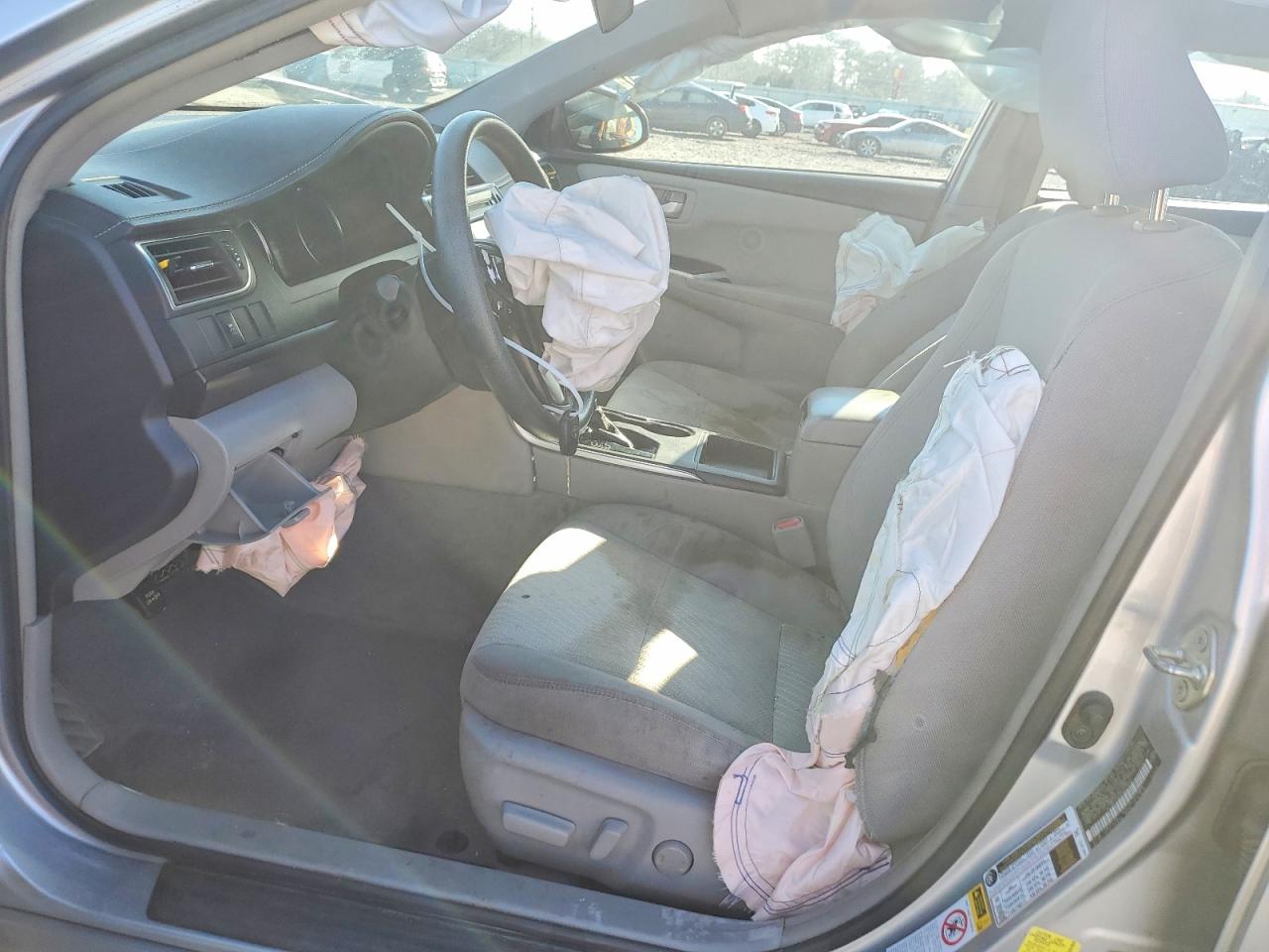 2017 TOYOTA CAMRY LE photo 13