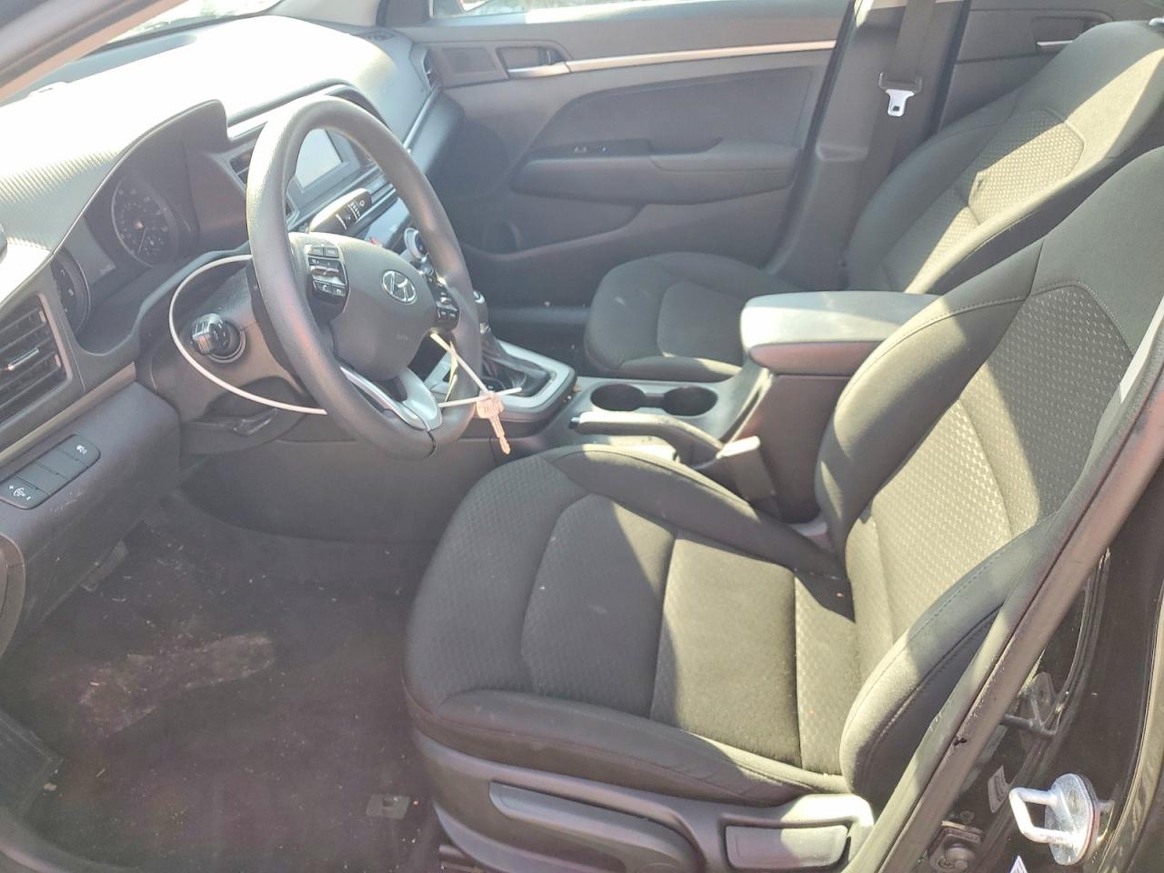 2019 HYUNDAI ELANTRA SE photo 7