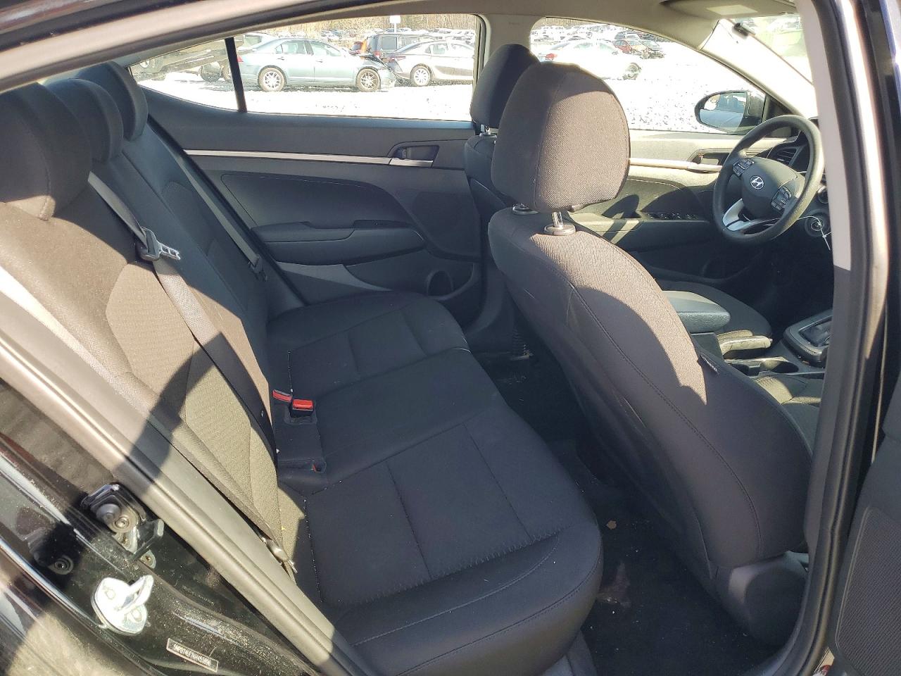 2019 HYUNDAI ELANTRA SE photo 10