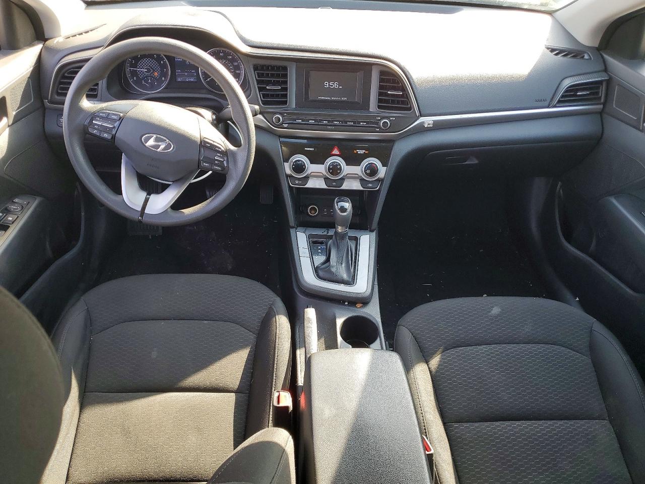 2019 HYUNDAI ELANTRA SE photo 8