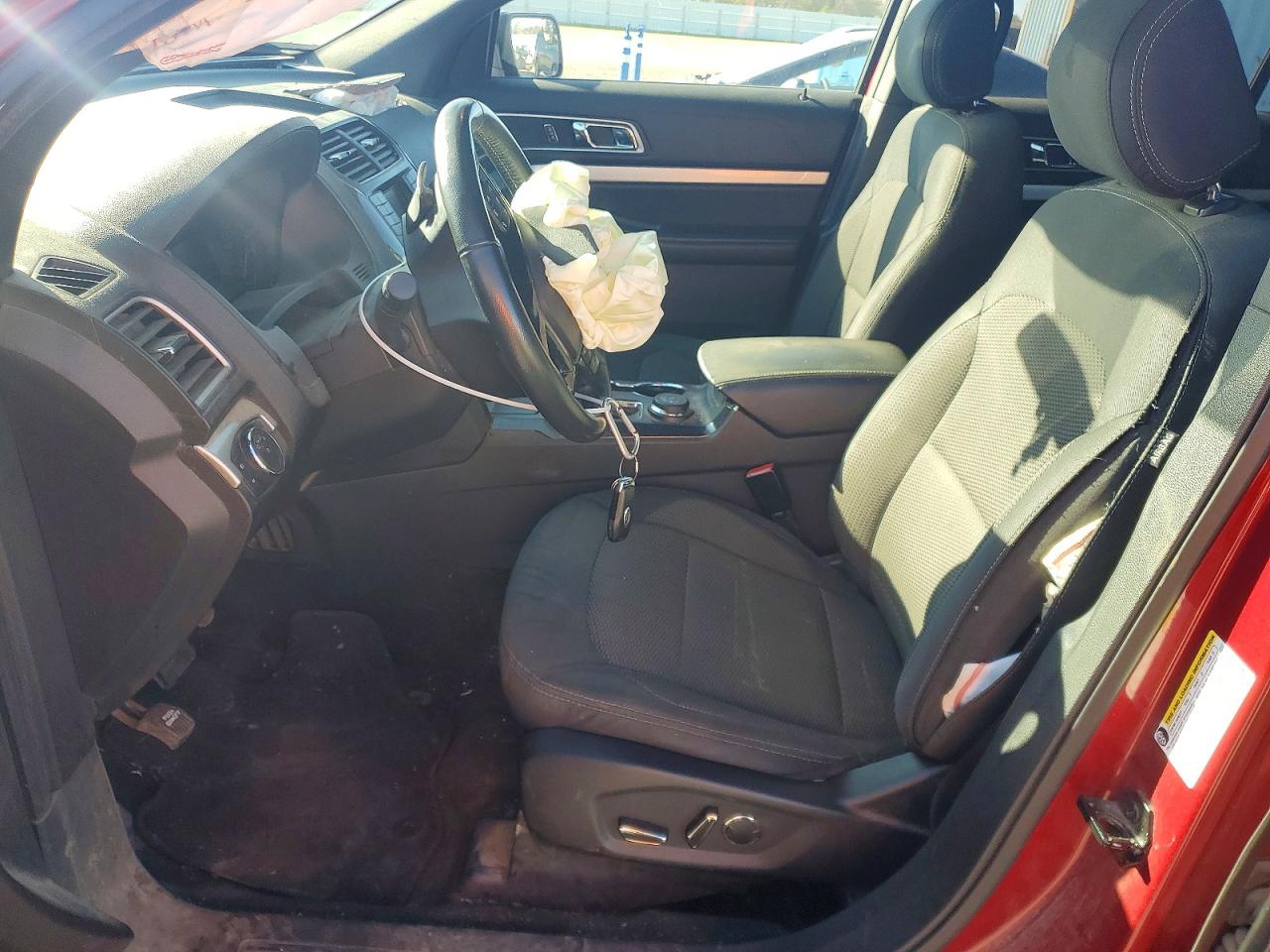 2017 FORD EXPLORER photo 19