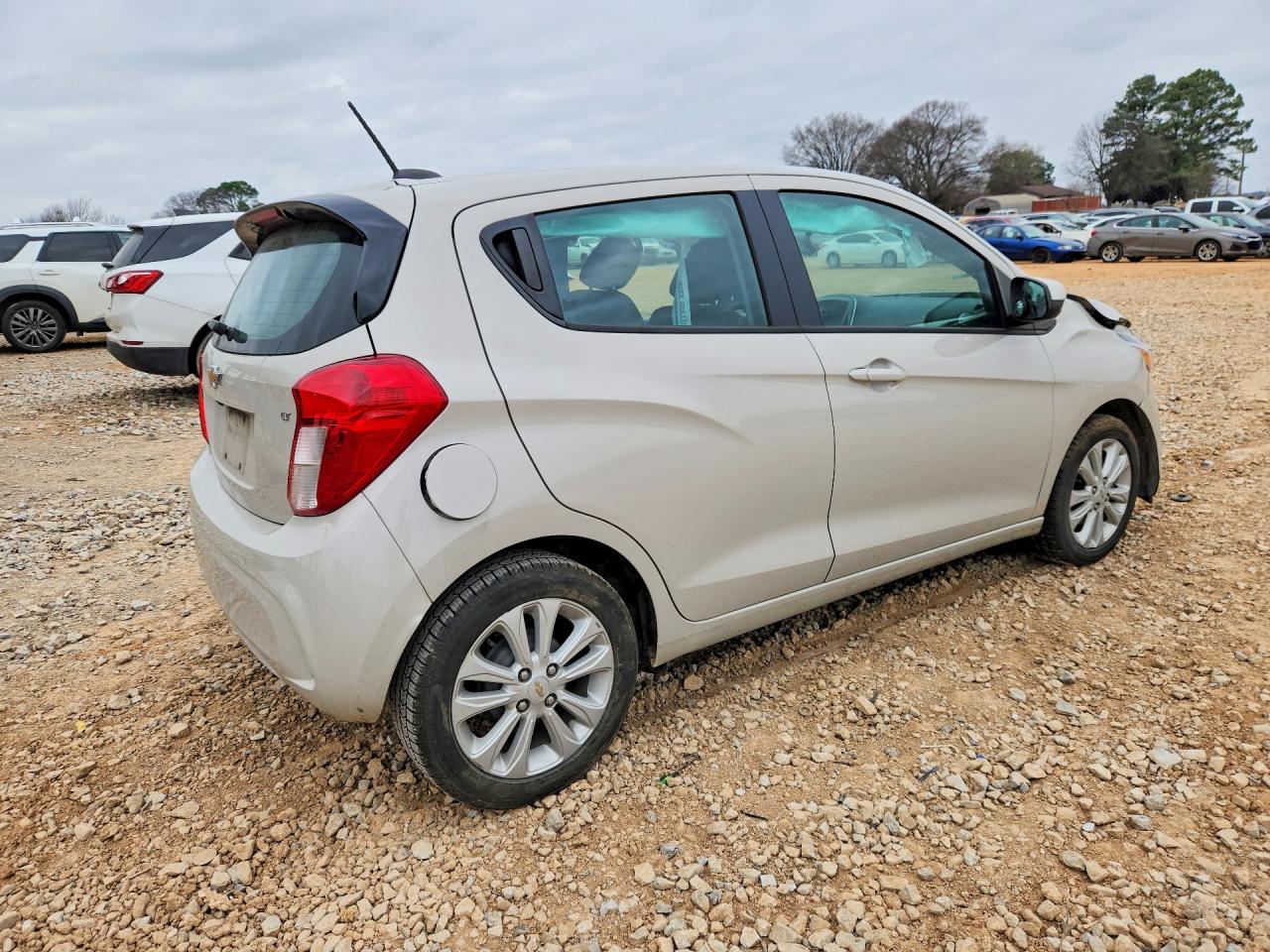 2017 CHEVROLET SPARK 1LT photo 3