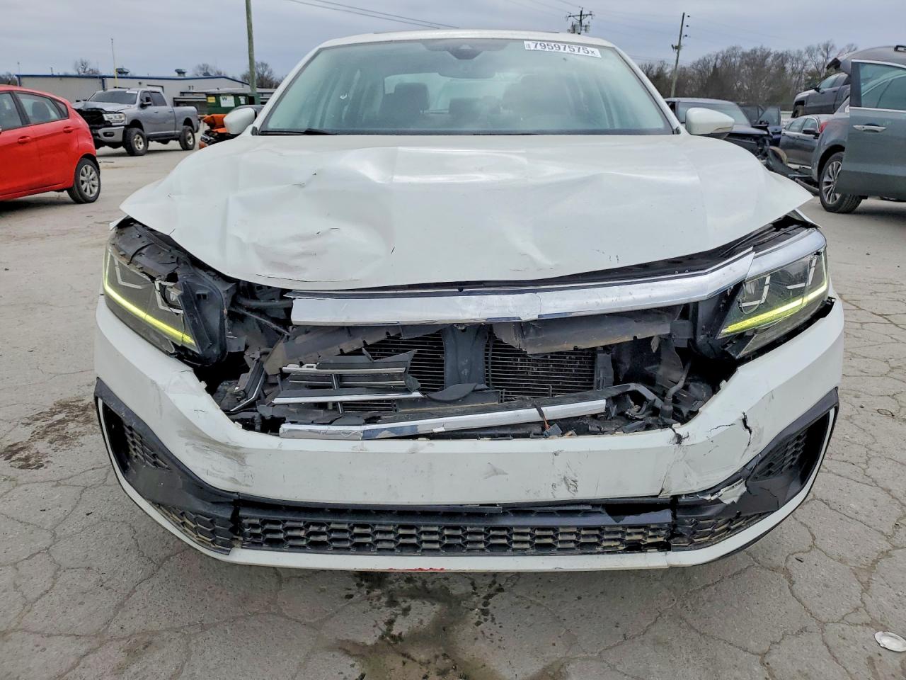 2020 VOLKSWAGEN PASSAT R-LINE photo 5