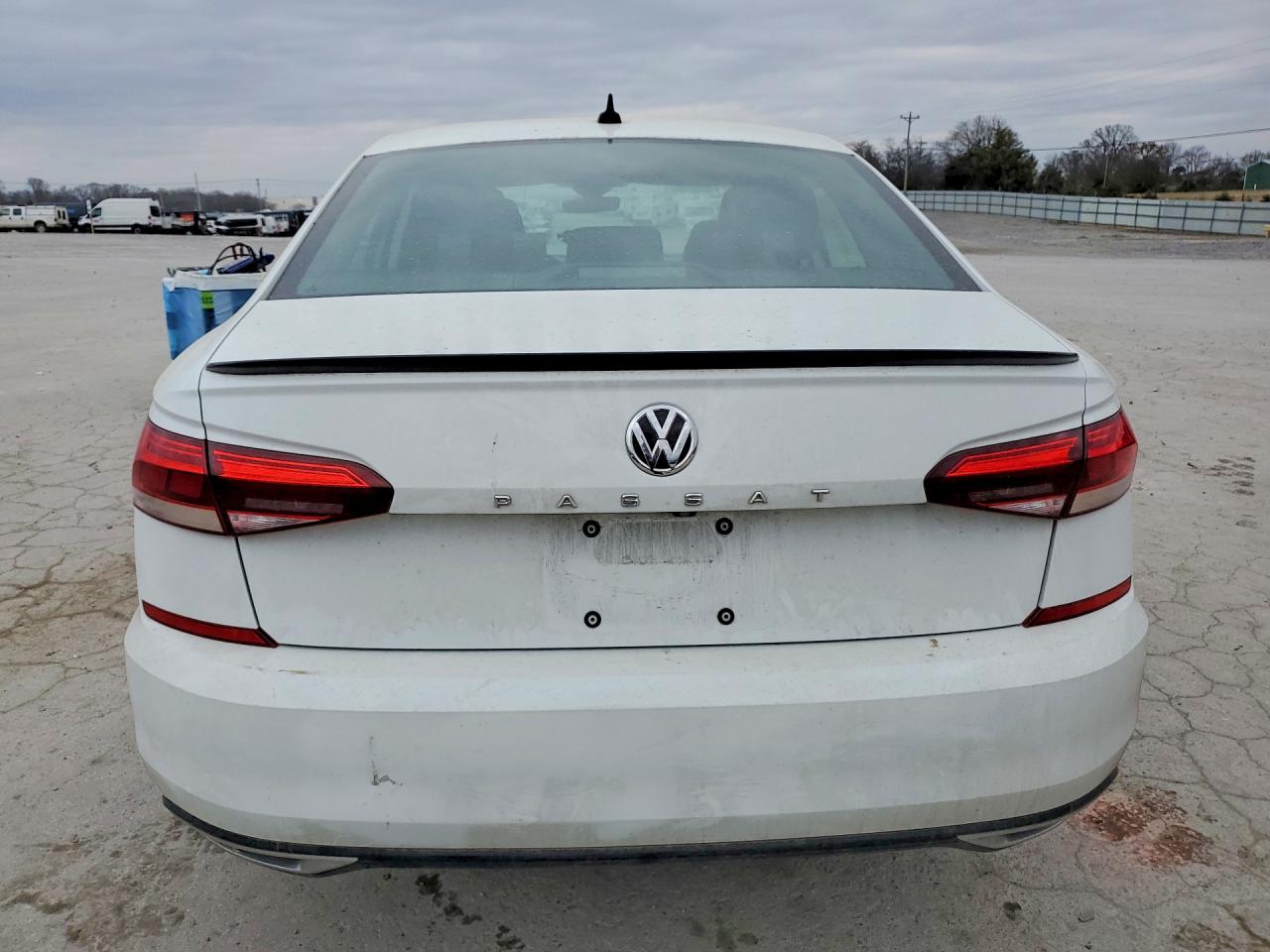 2020 VOLKSWAGEN PASSAT R-LINE photo 6