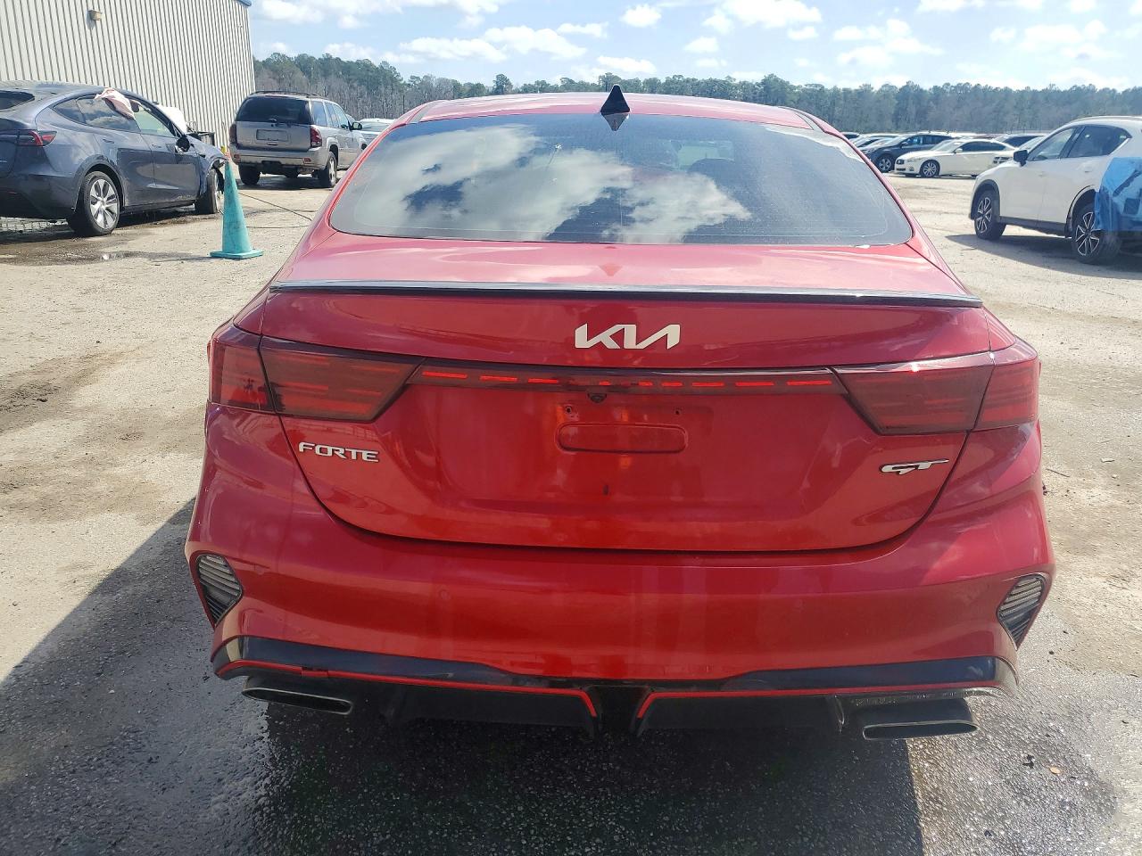 2023 KIA FORTE GT photo 11