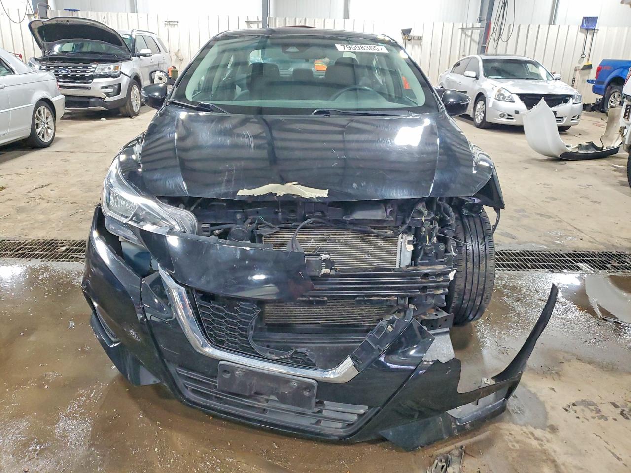 2021 NISSAN VERSA SV photo 9