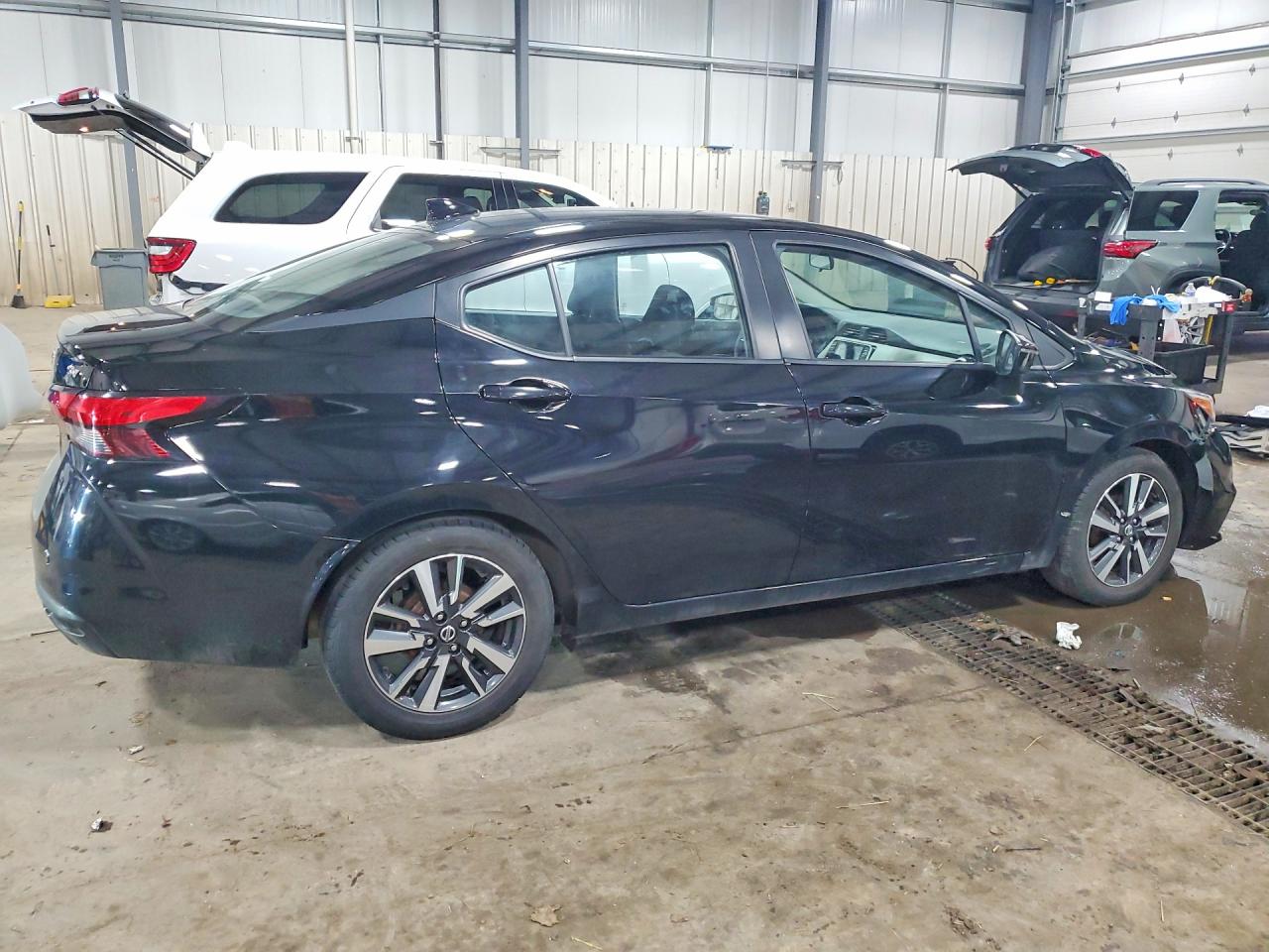 2021 NISSAN VERSA SV photo 5