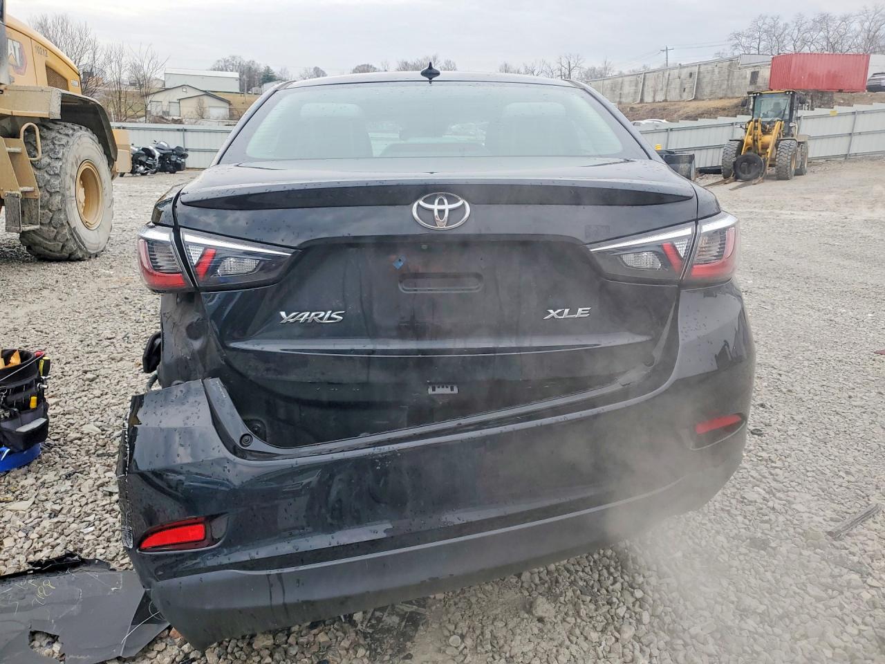2019 TOYOTA YARIS XLE photo 6