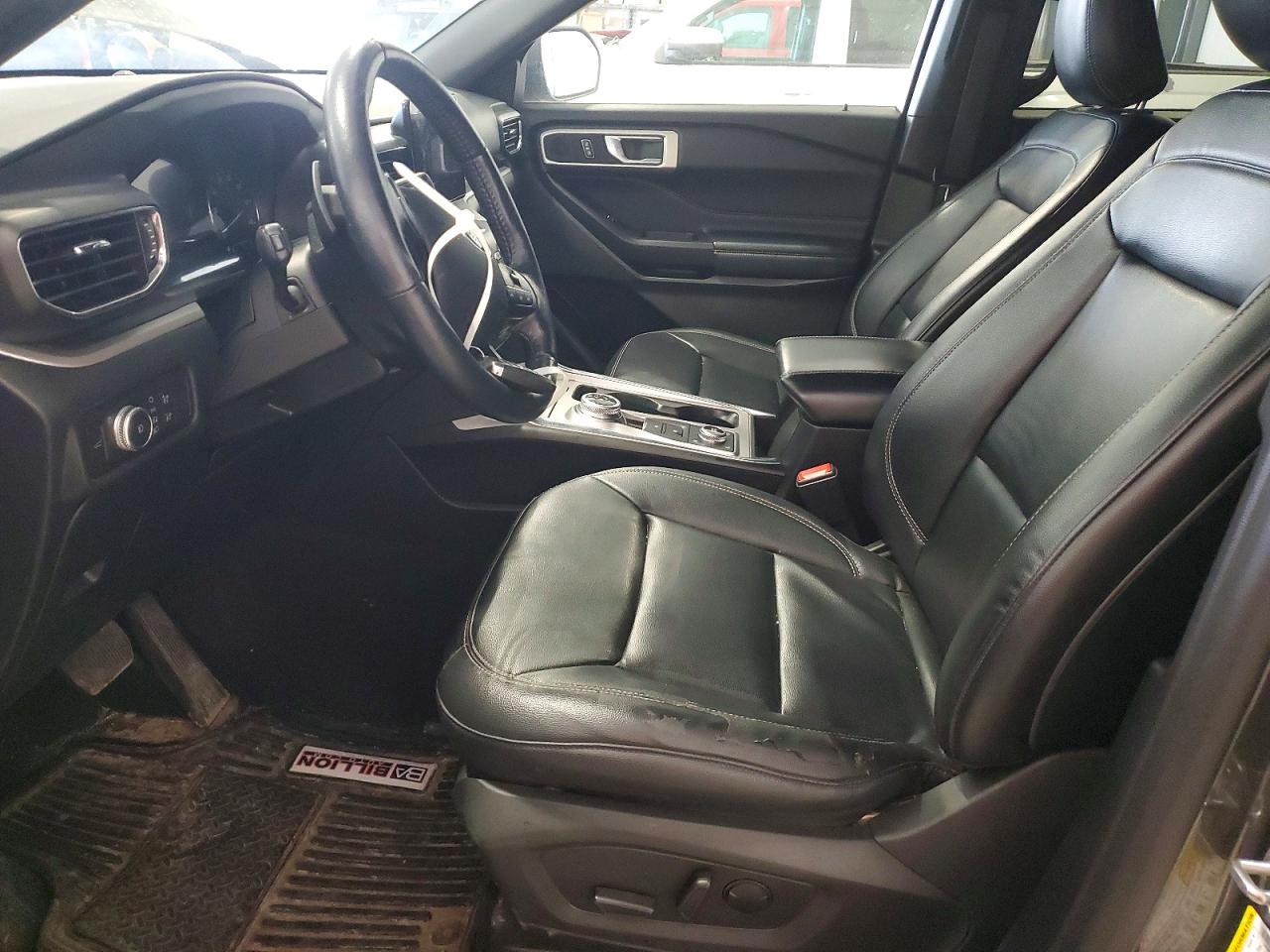 2020 FORD EXPLORER XLT photo 13