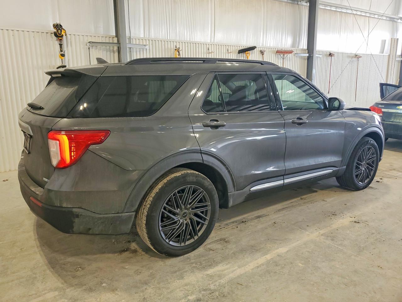 2020 FORD EXPLORER XLT photo 5