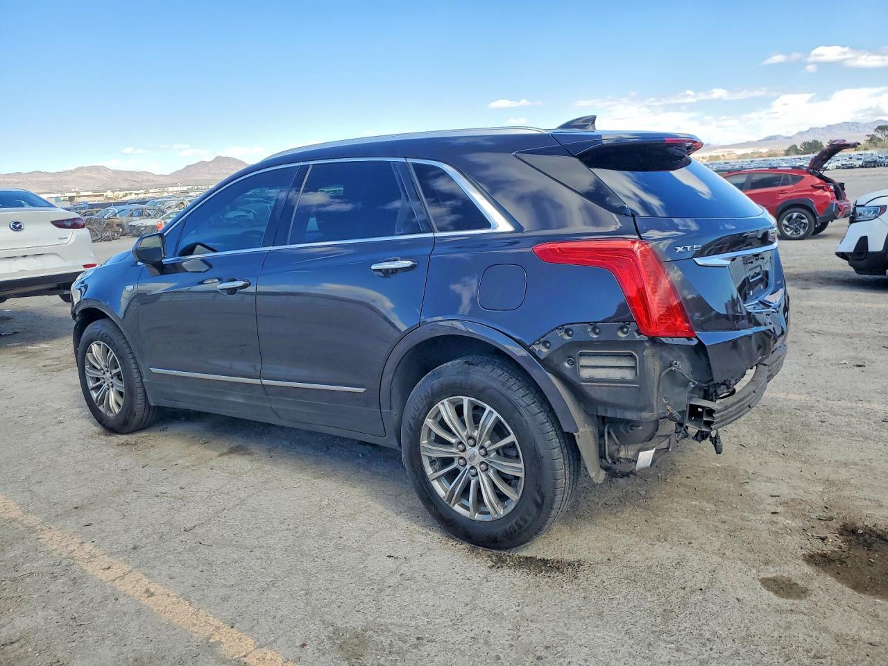 2018 CADILLAC XT5 LUXURY photo 4