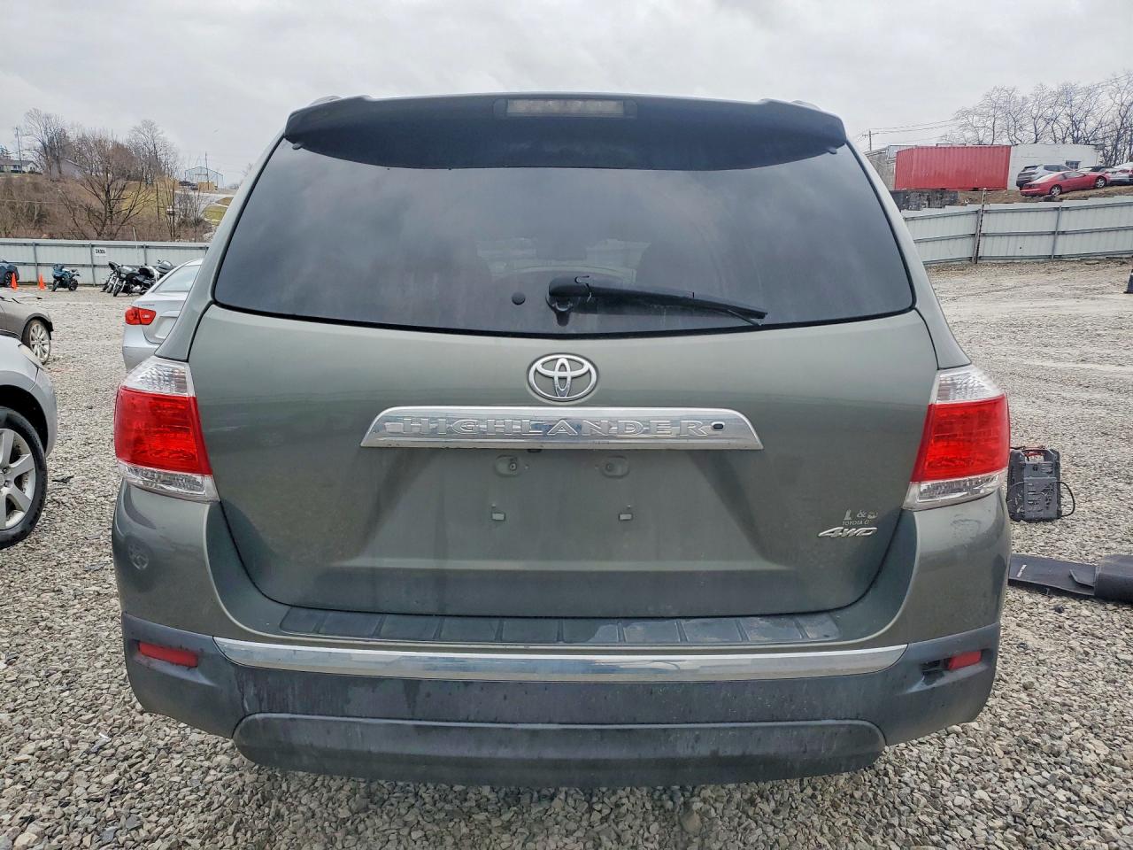 2012 TOYOTA HIGHLANDER SE photo 11