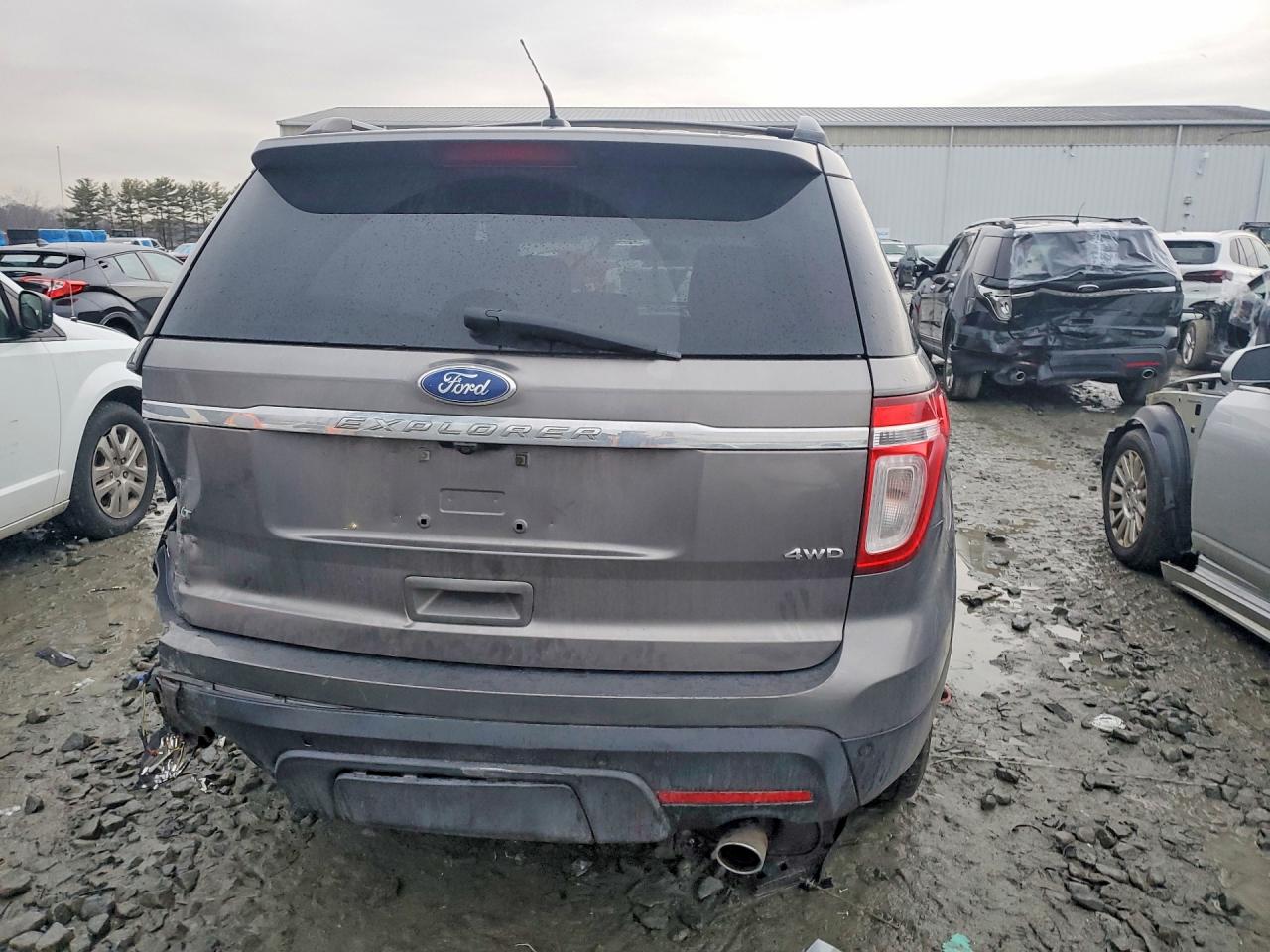 2011 FORD EXPLORER XLT photo 6