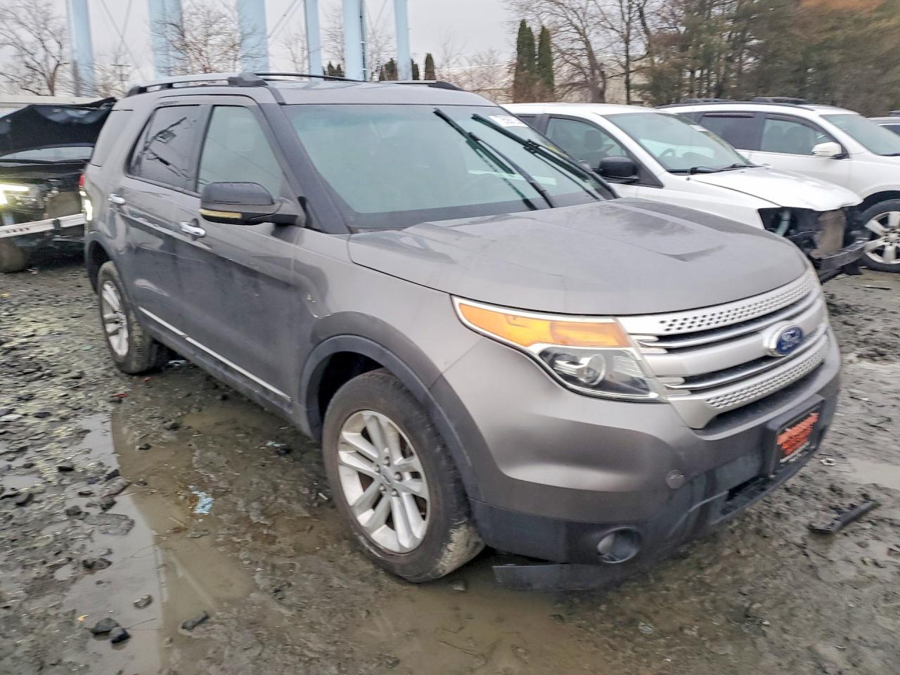 2011 FORD EXPLORER XLT photo 4