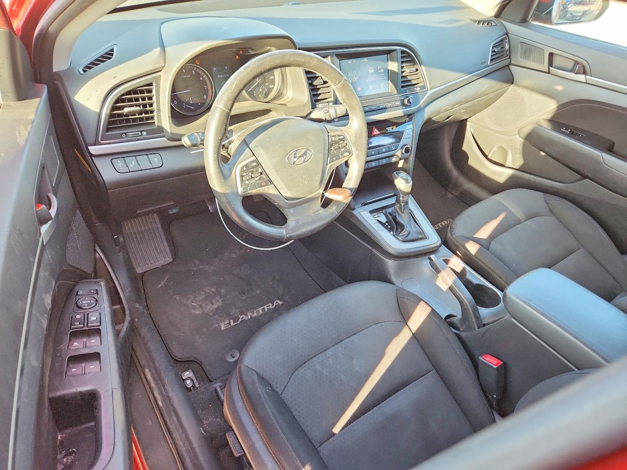2017 HYUNDAI ELANTRA VALUE EDITION photo 8