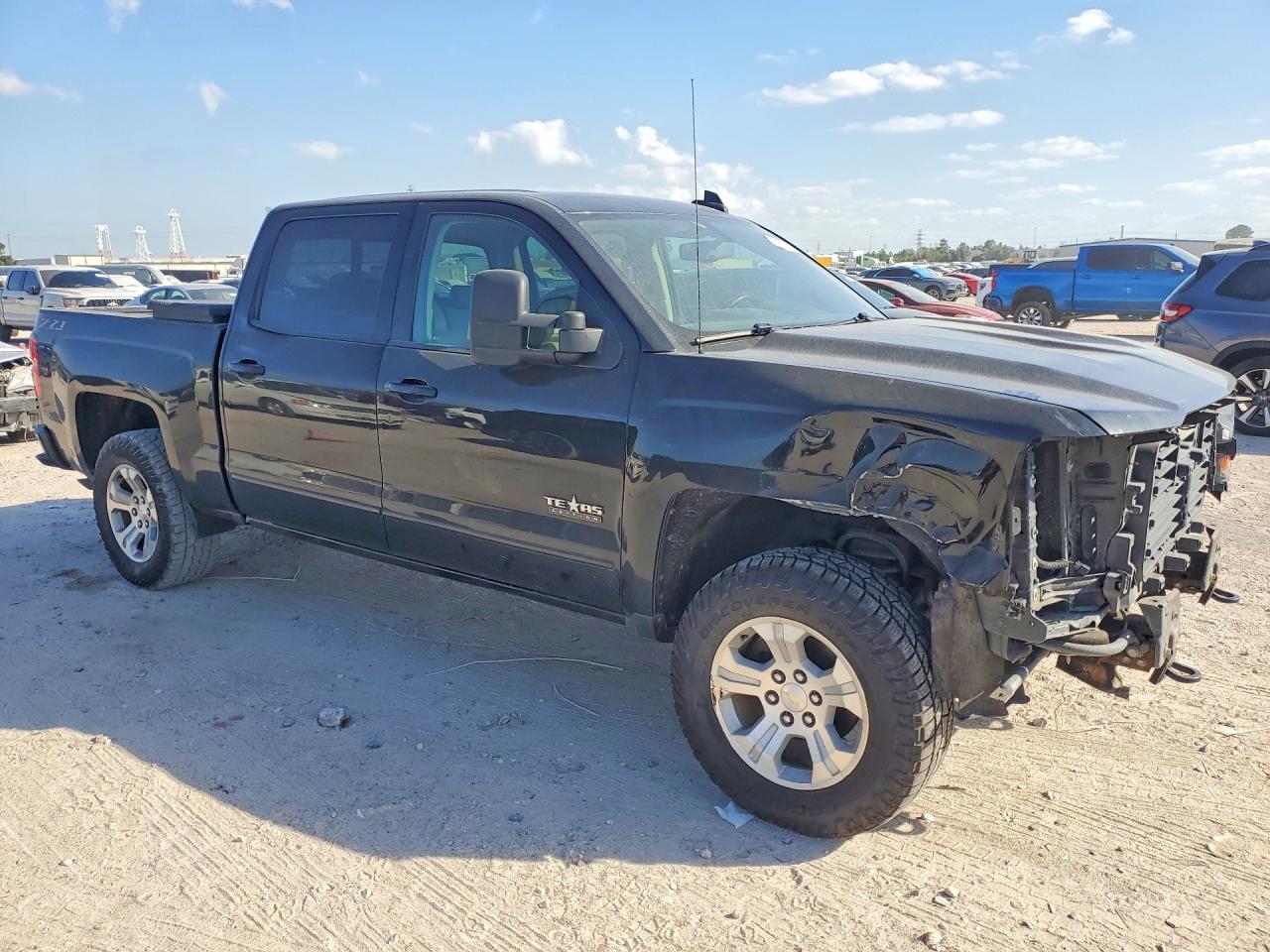 2018 CHEVROLET SILVERADO K1500 LT photo 4