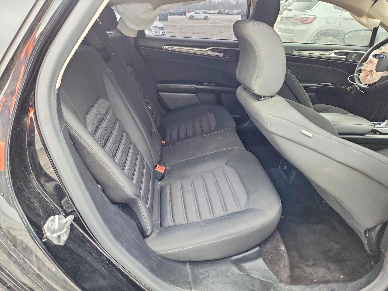 2017 FORD FUSION SE photo 19
