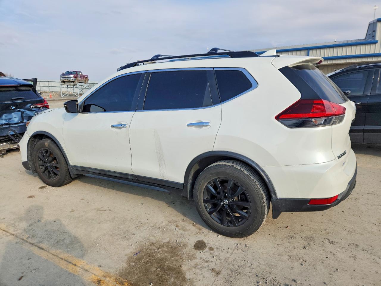 2018 NISSAN ROGUE photo 4