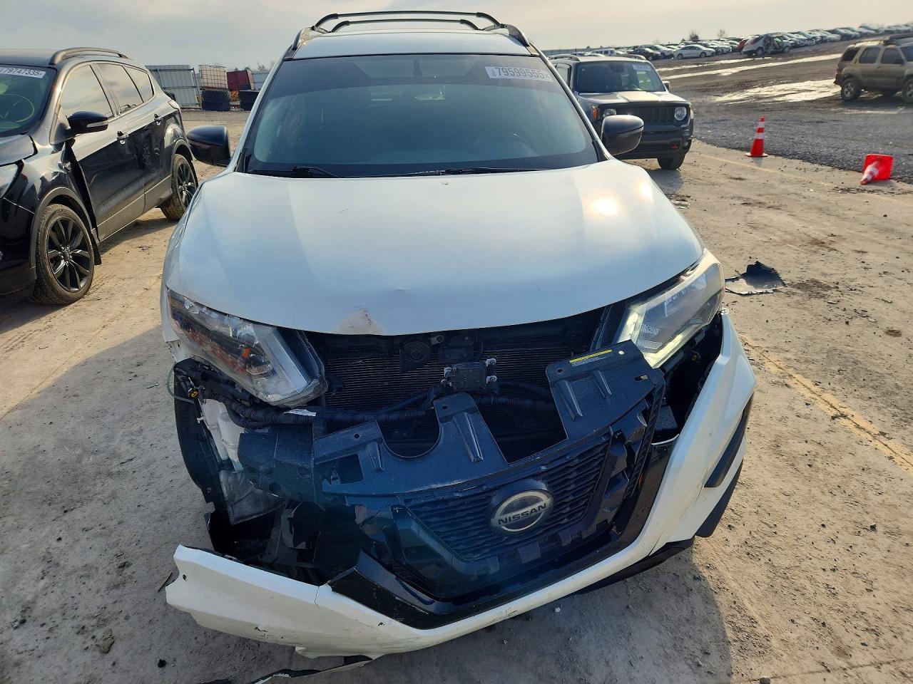 2018 NISSAN ROGUE photo 13