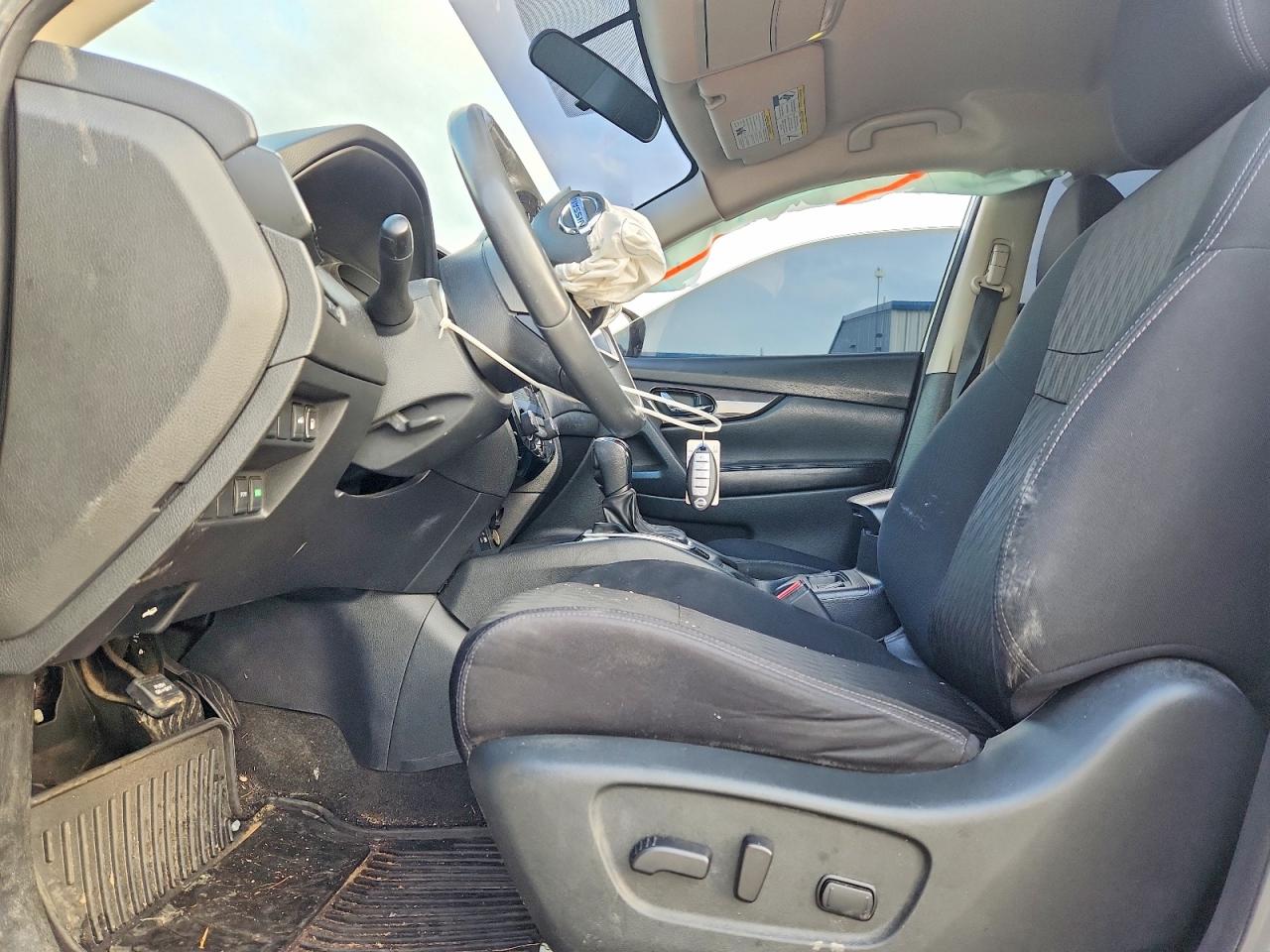 2018 NISSAN ROGUE photo 19