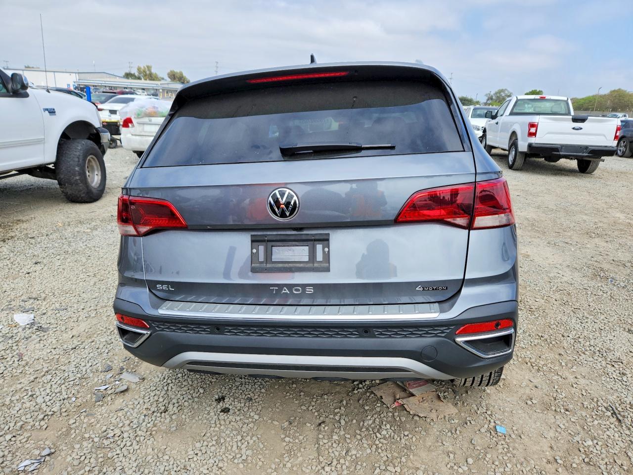 2024 VOLKSWAGEN TAOS SEL photo 11