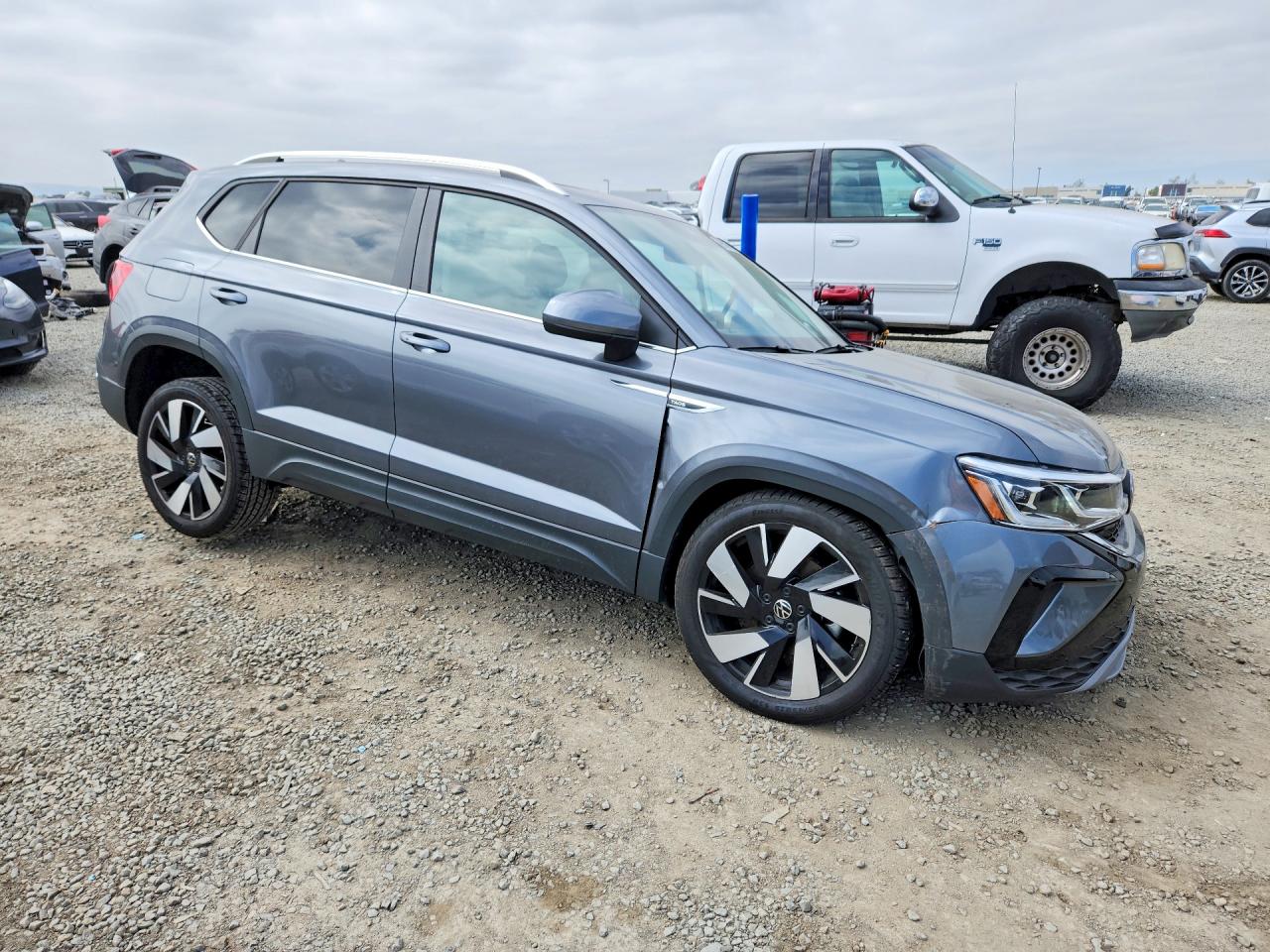 2024 VOLKSWAGEN TAOS SEL photo 7
