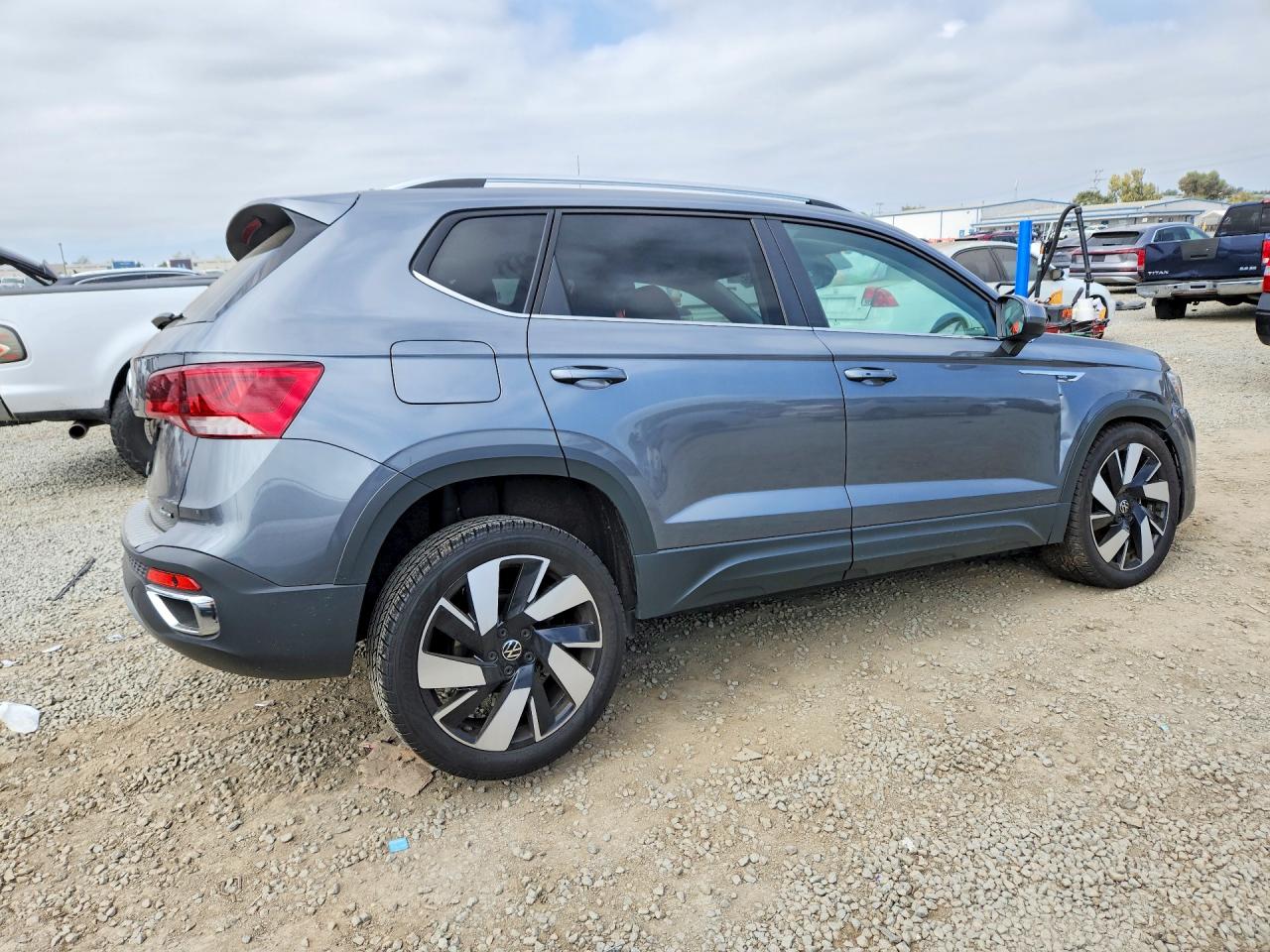 2024 VOLKSWAGEN TAOS SEL photo 5