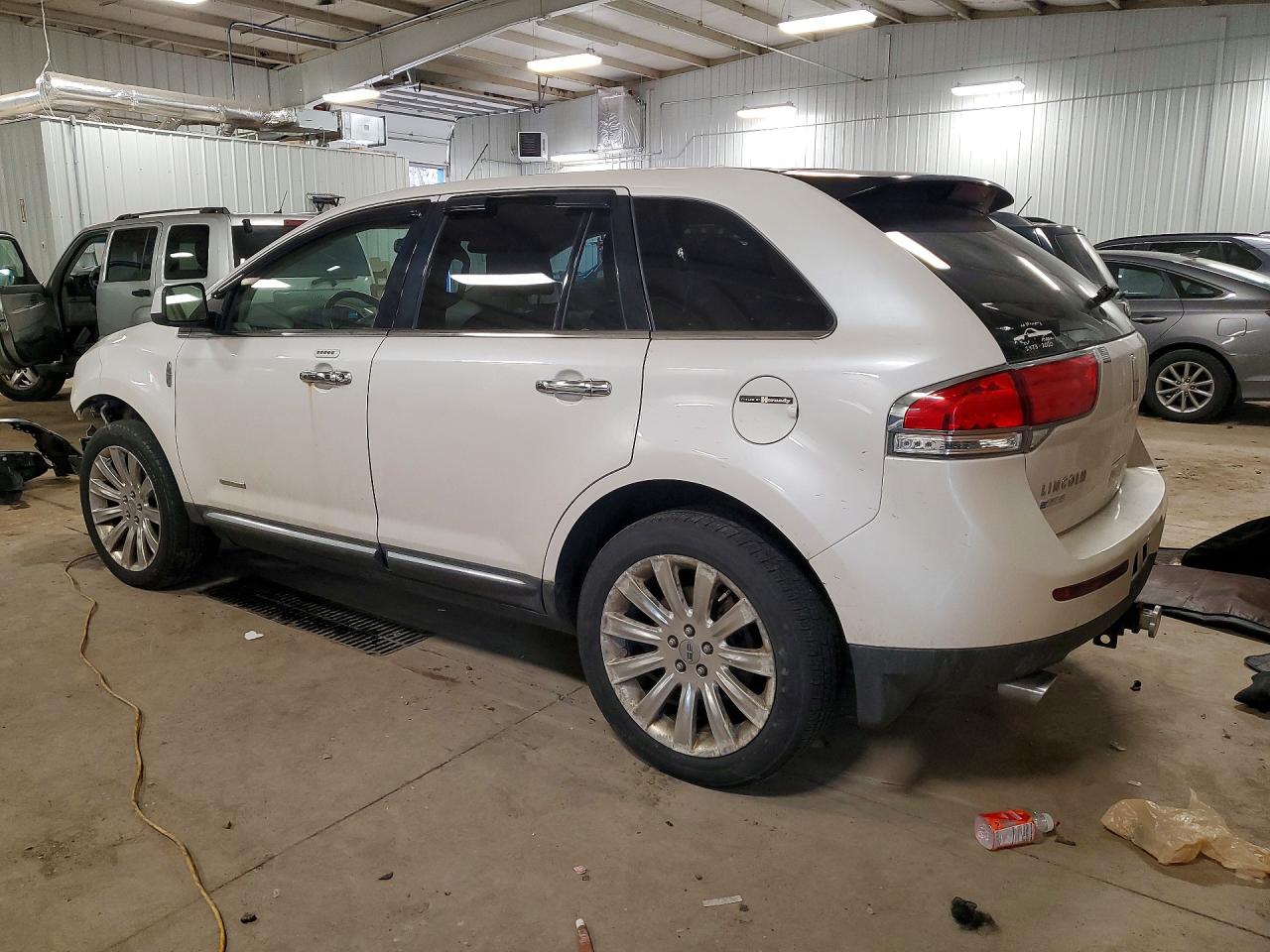 2011 LINCOLN MKX photo 2