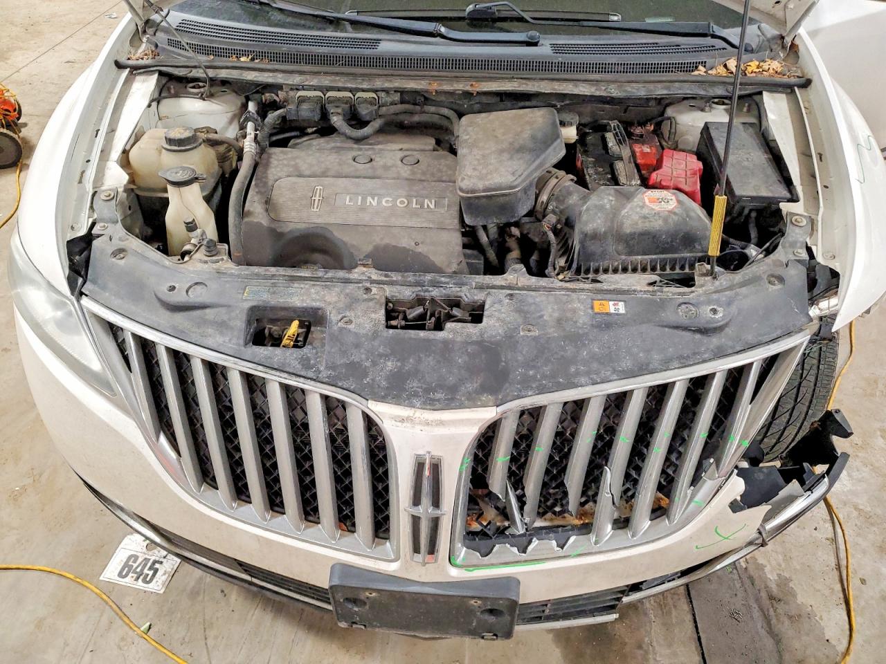 2011 LINCOLN MKX photo 12