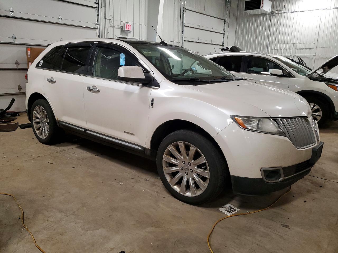 2011 LINCOLN MKX photo 4
