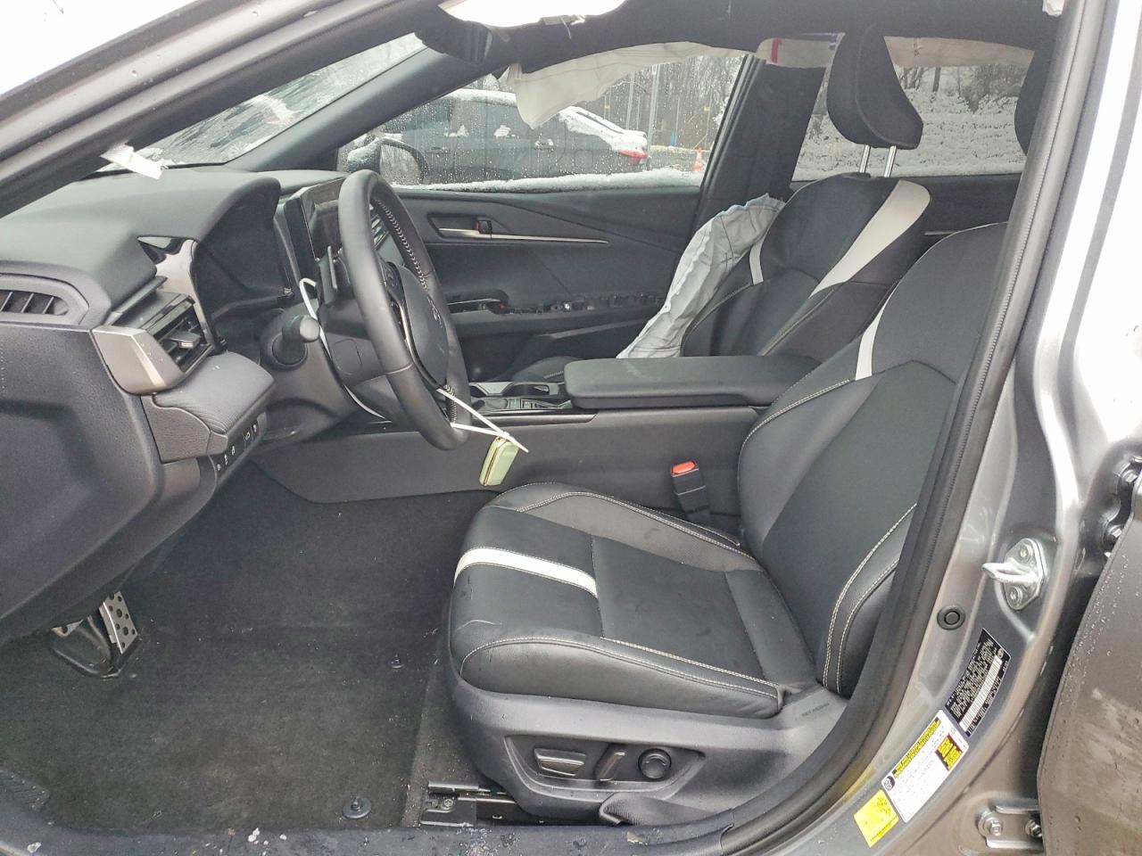 2025 TOYOTA CAMRY SE photo 13