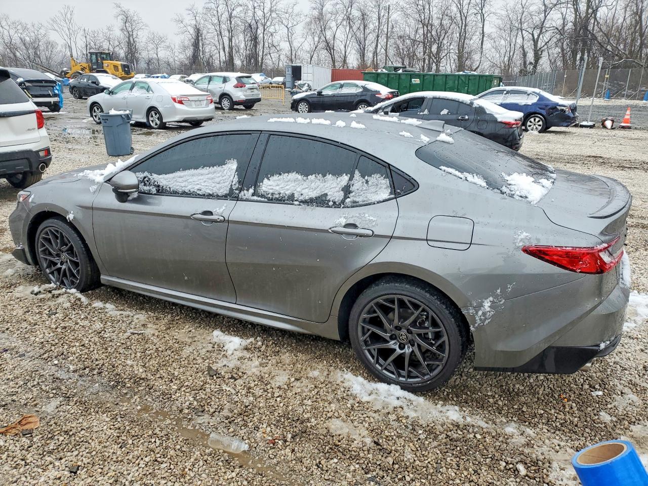 2025 TOYOTA CAMRY SE photo 3
