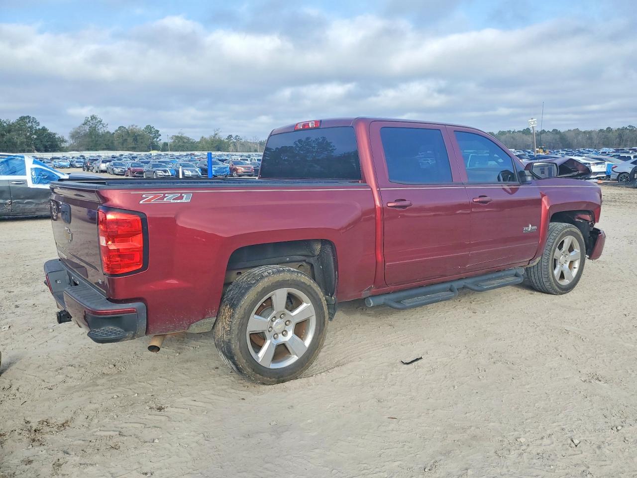 2017 CHEVROLET SILVERADO K1500 LT photo 5
