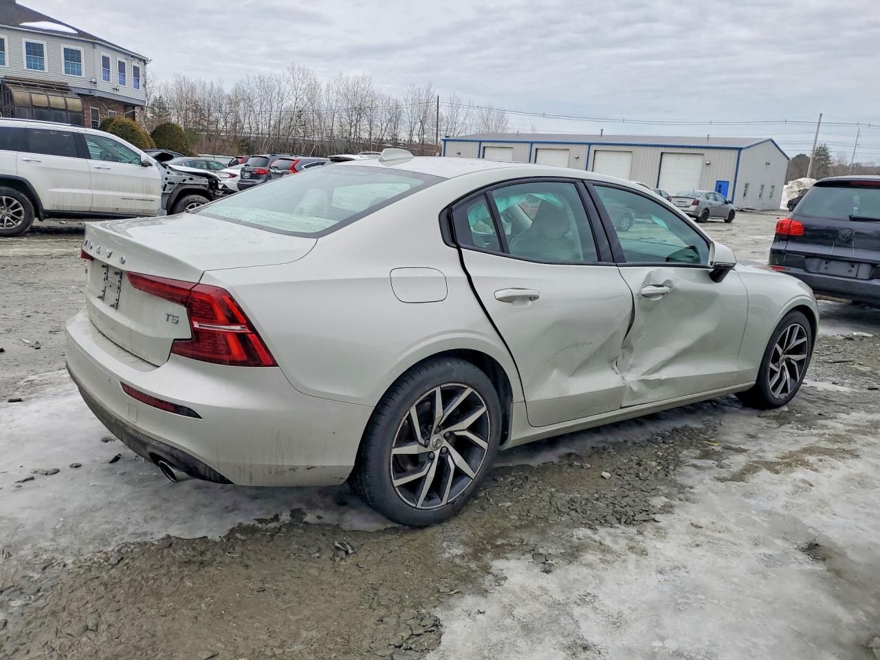 2020 VOLVO S60 T5 MOMENTUM photo 7