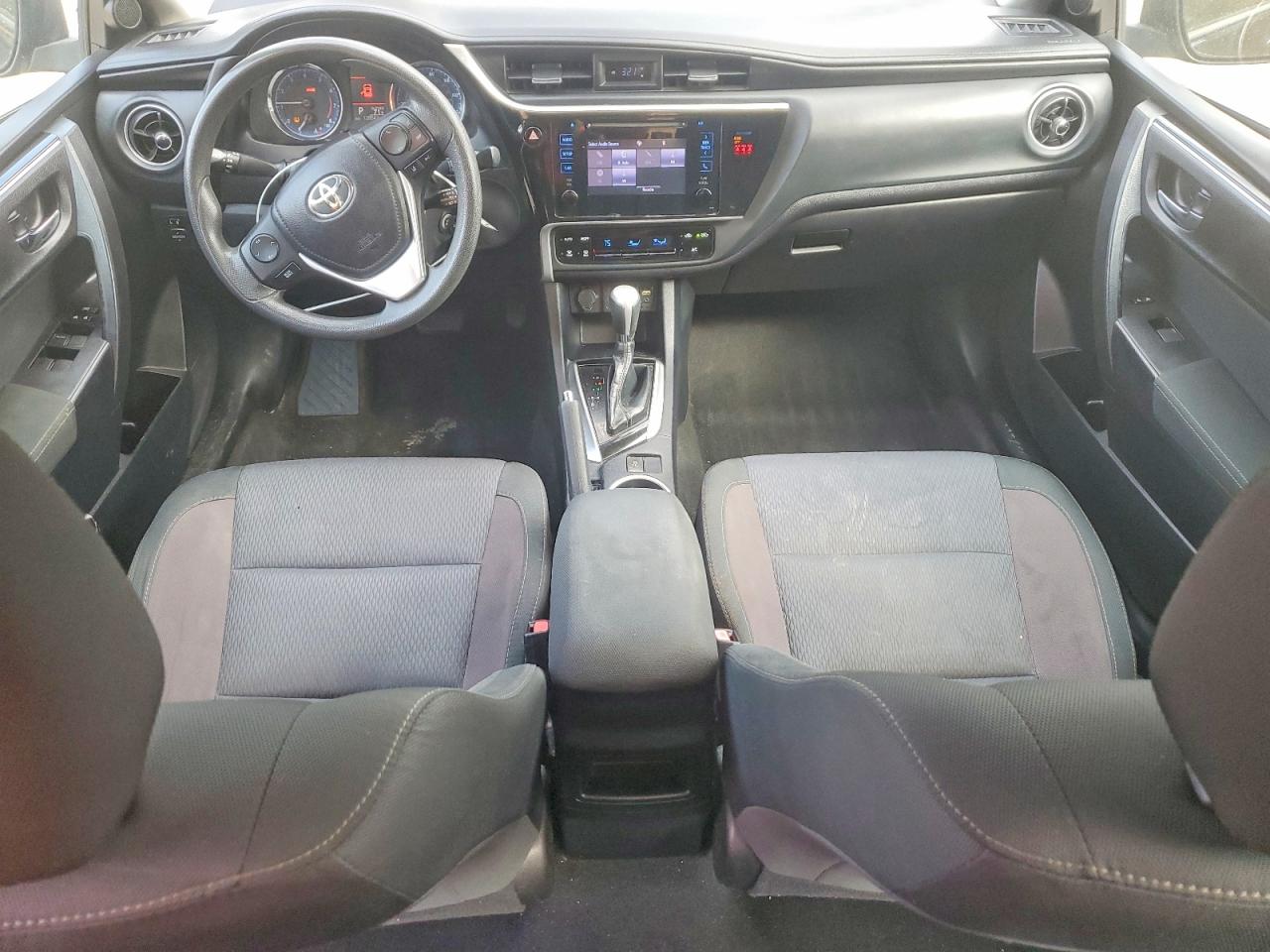 2018 TOYOTA COROLLA photo 15