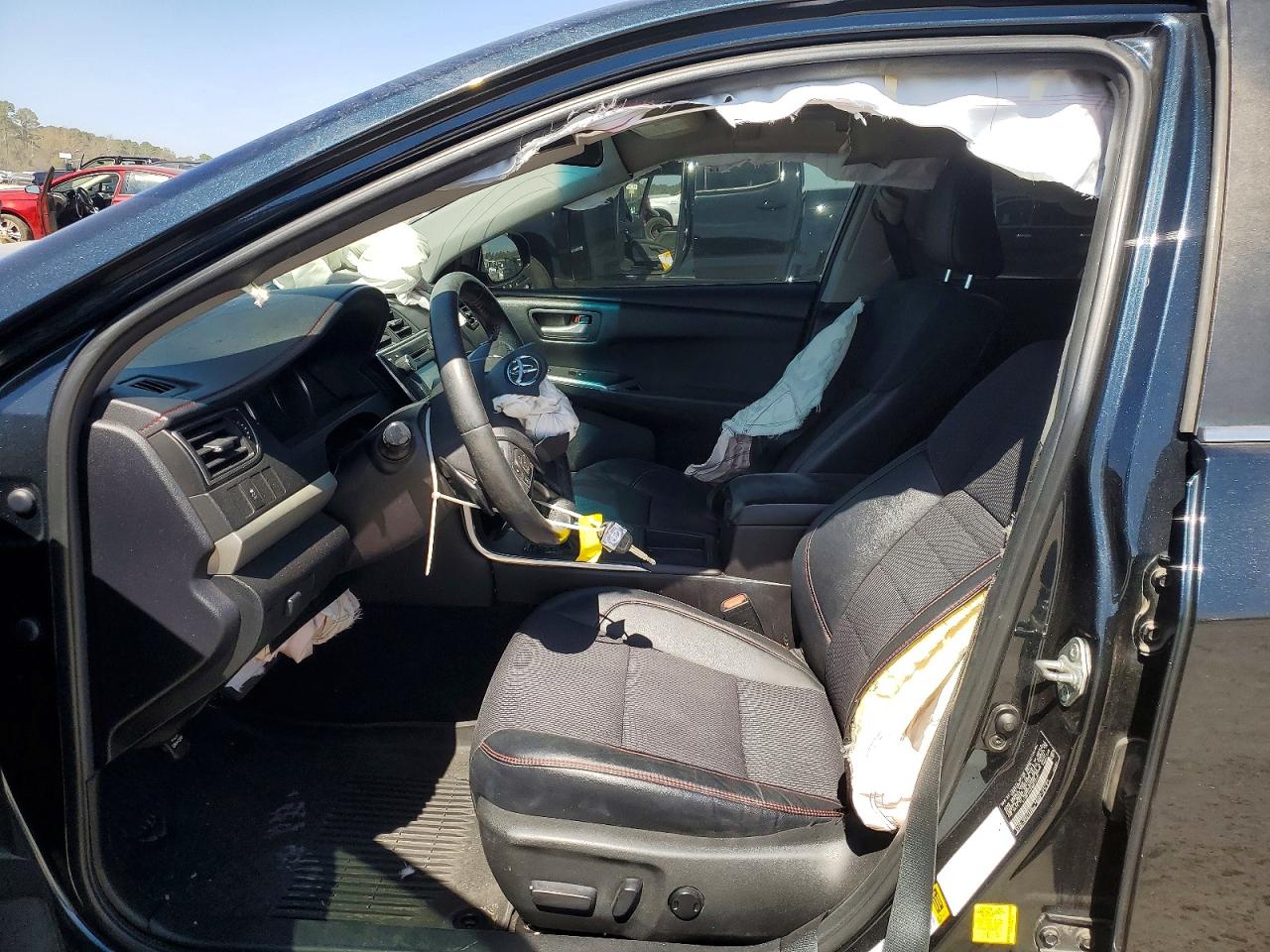 2016 TOYOTA CAMRY photo 7