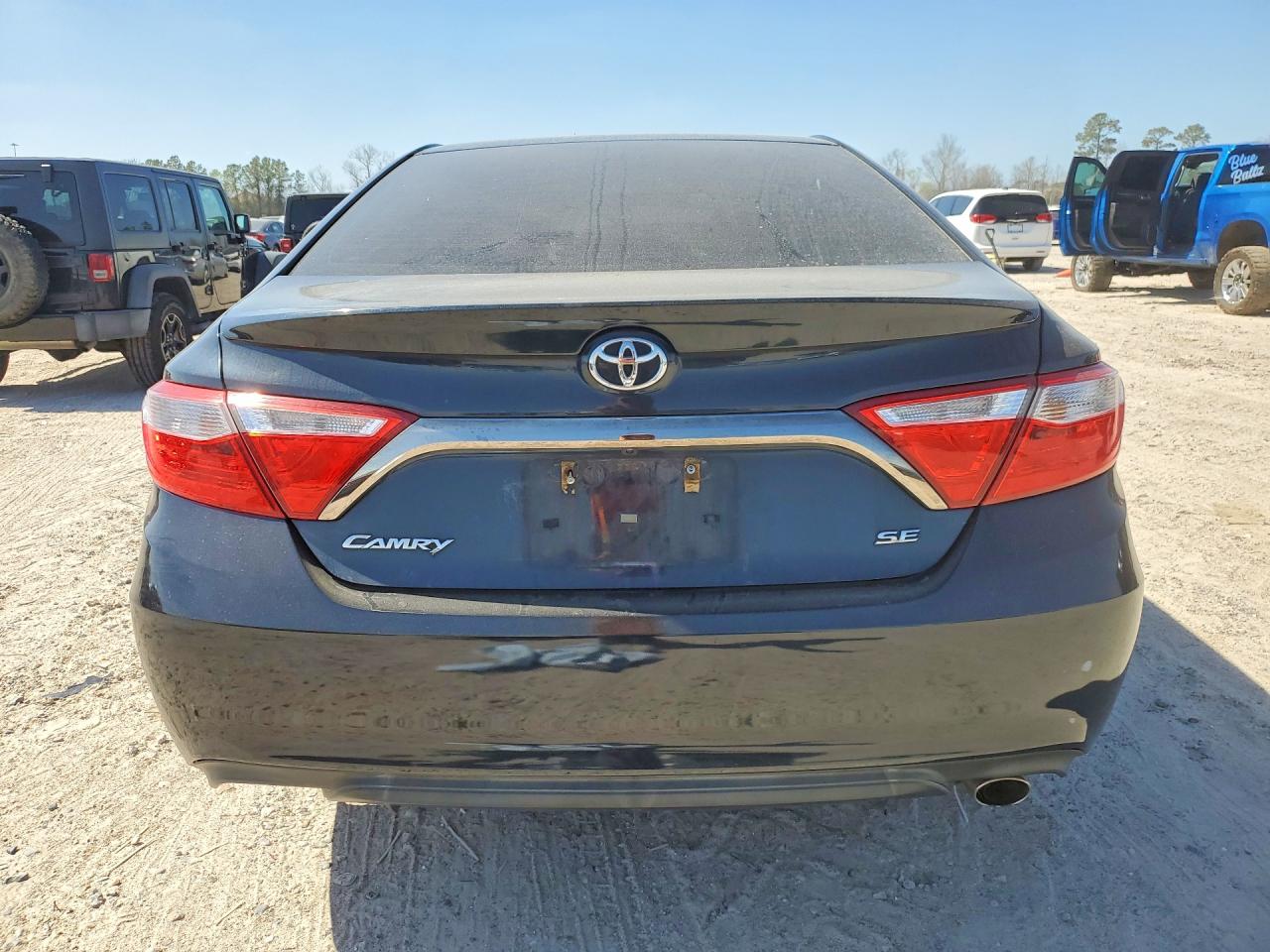 2016 TOYOTA CAMRY photo 6