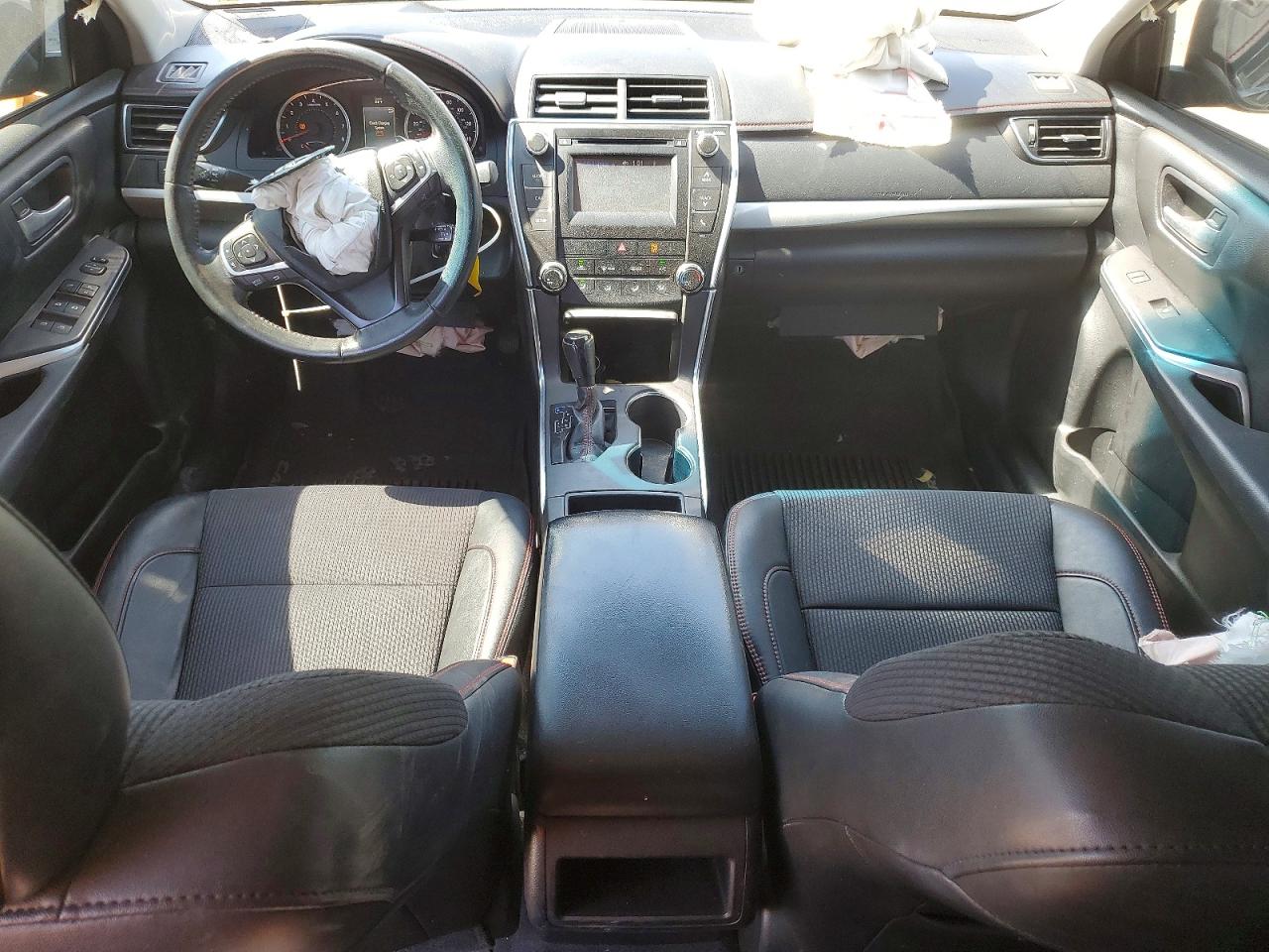 2016 TOYOTA CAMRY photo 8