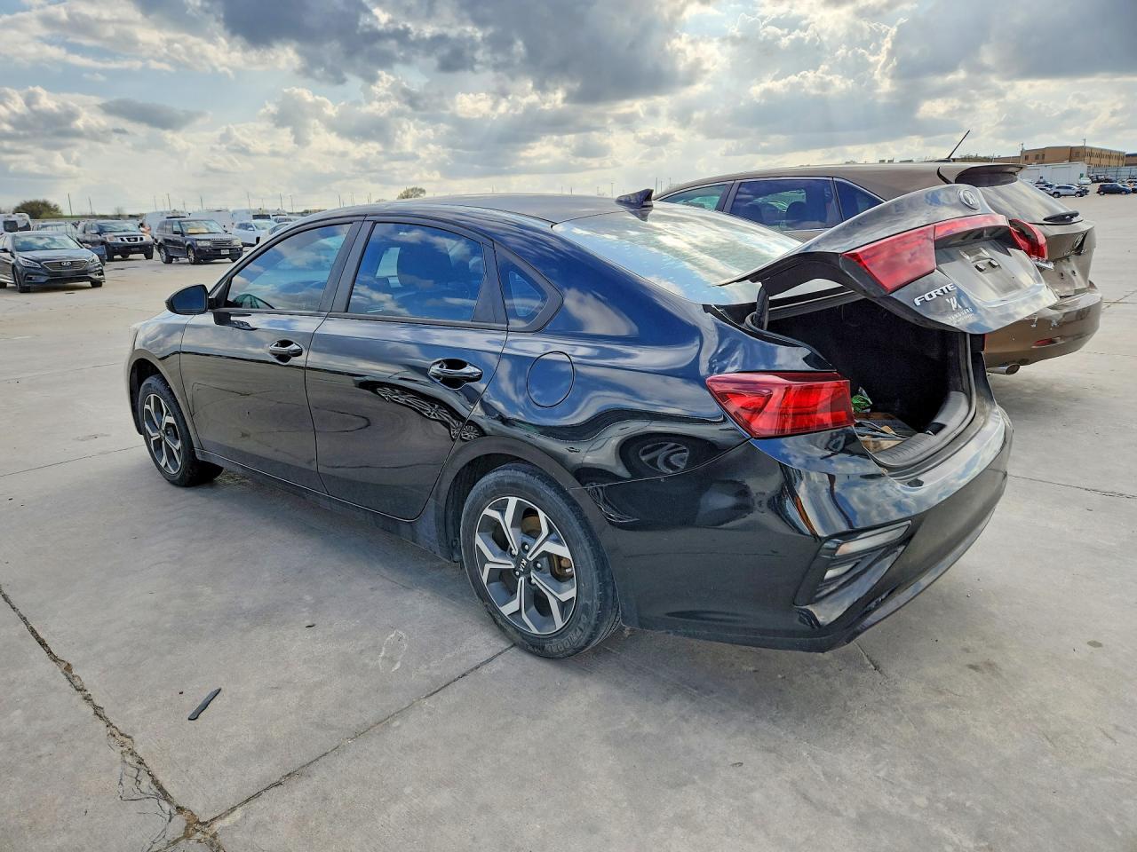 2021 KIA FORTE LXS photo 4