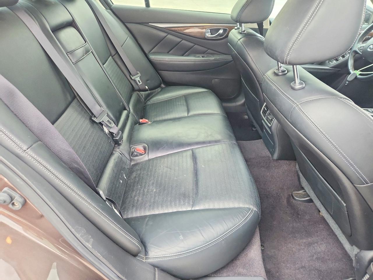 2015 INFINITI Q50 BASE photo 10