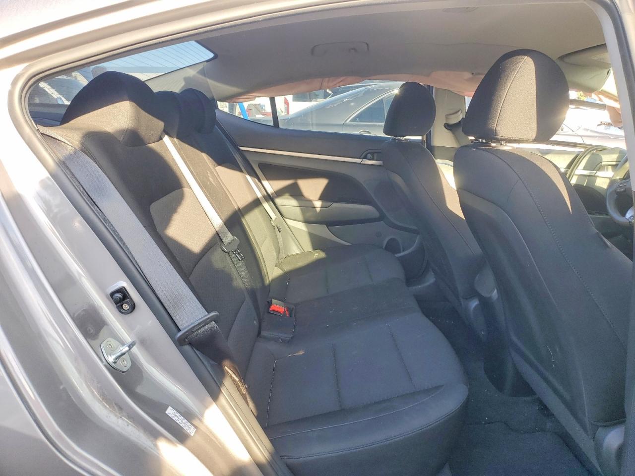 2020 HYUNDAI ELANTRA SEL photo 19