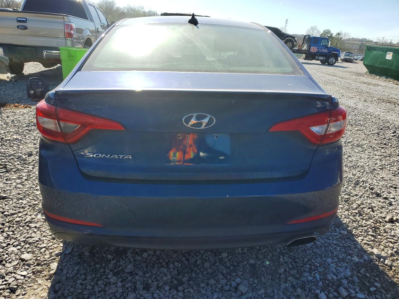 2015 HYUNDAI SONATA SE photo 11