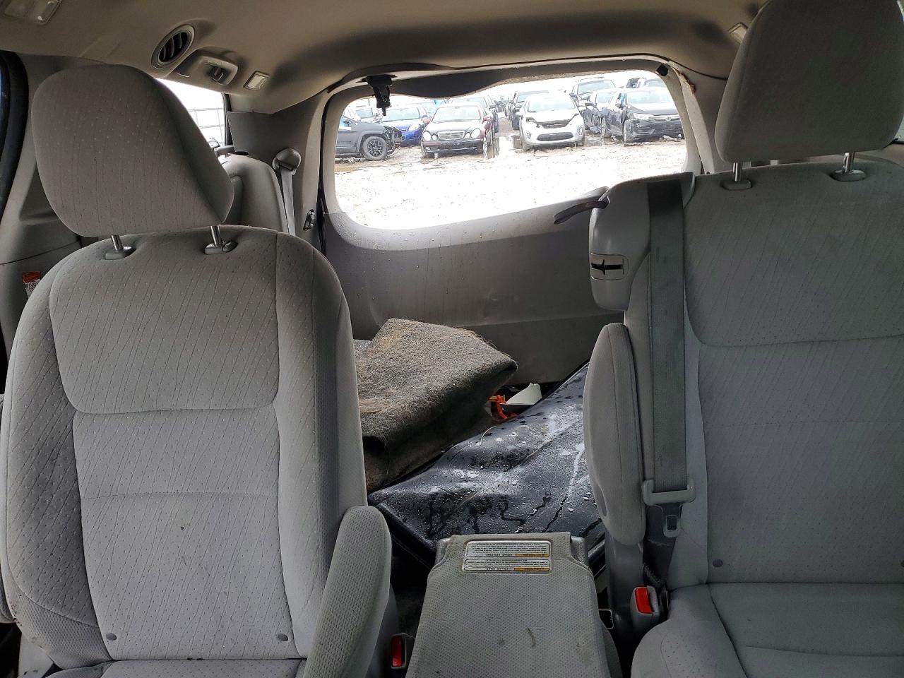 2020 TOYOTA SIENNA LE 8-PASSENGER photo 10